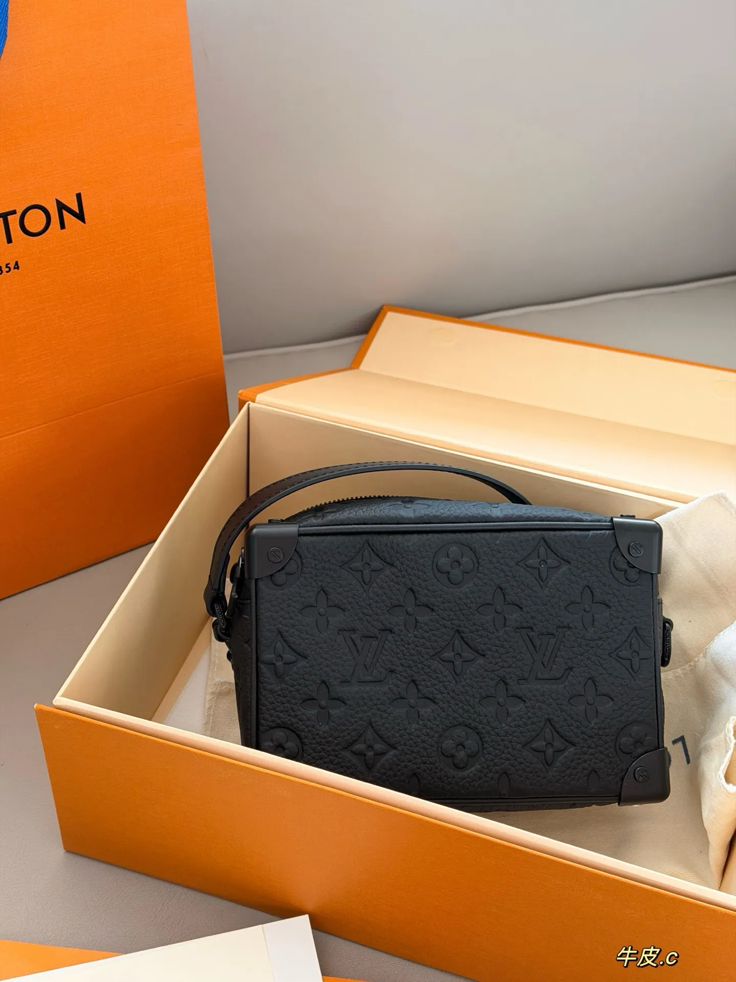 Monogram Embossed Box Bag D34518090 — view 5