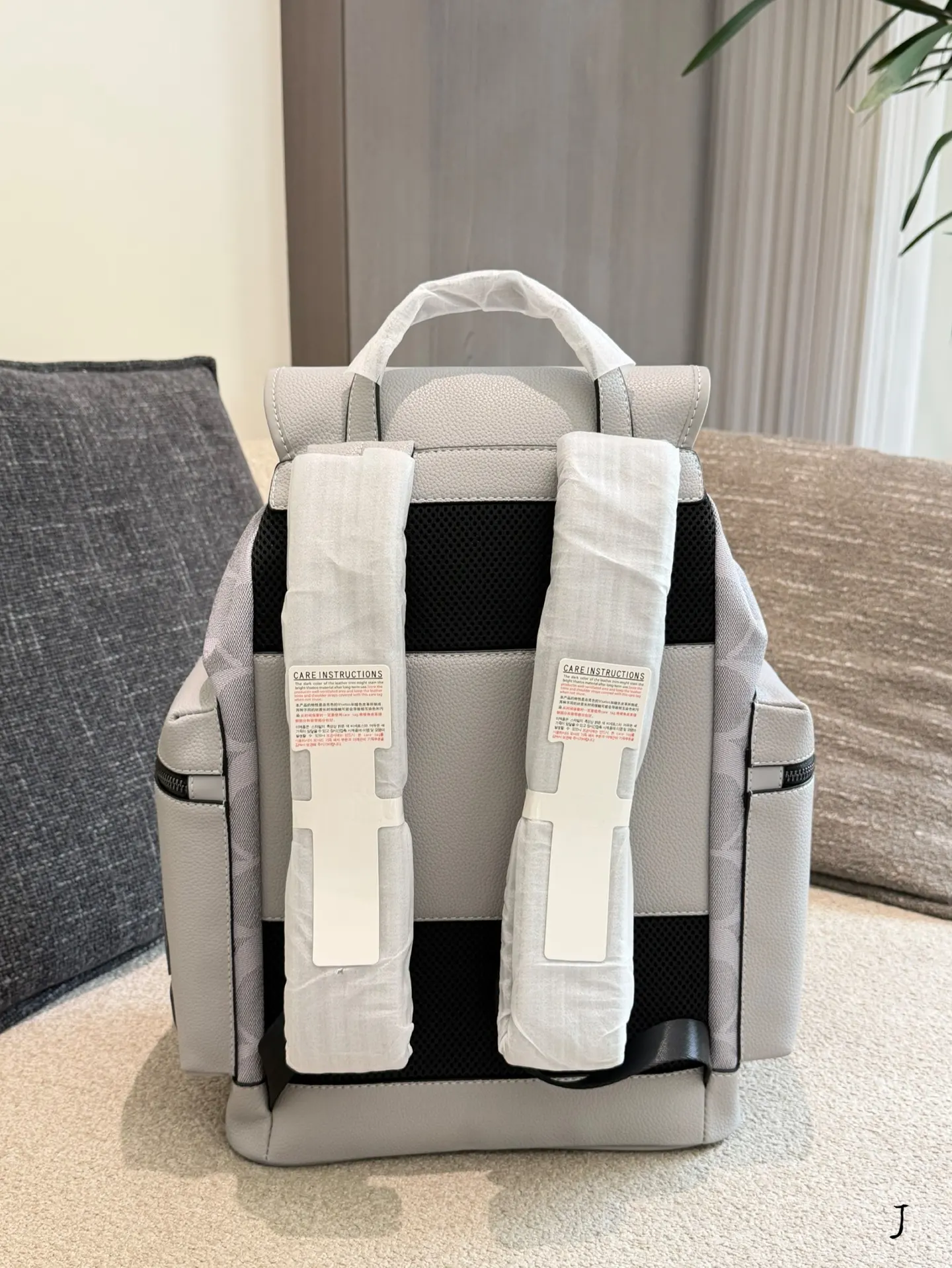 Sprint Signature Coated Canvas Backpack D35518289 — view 5