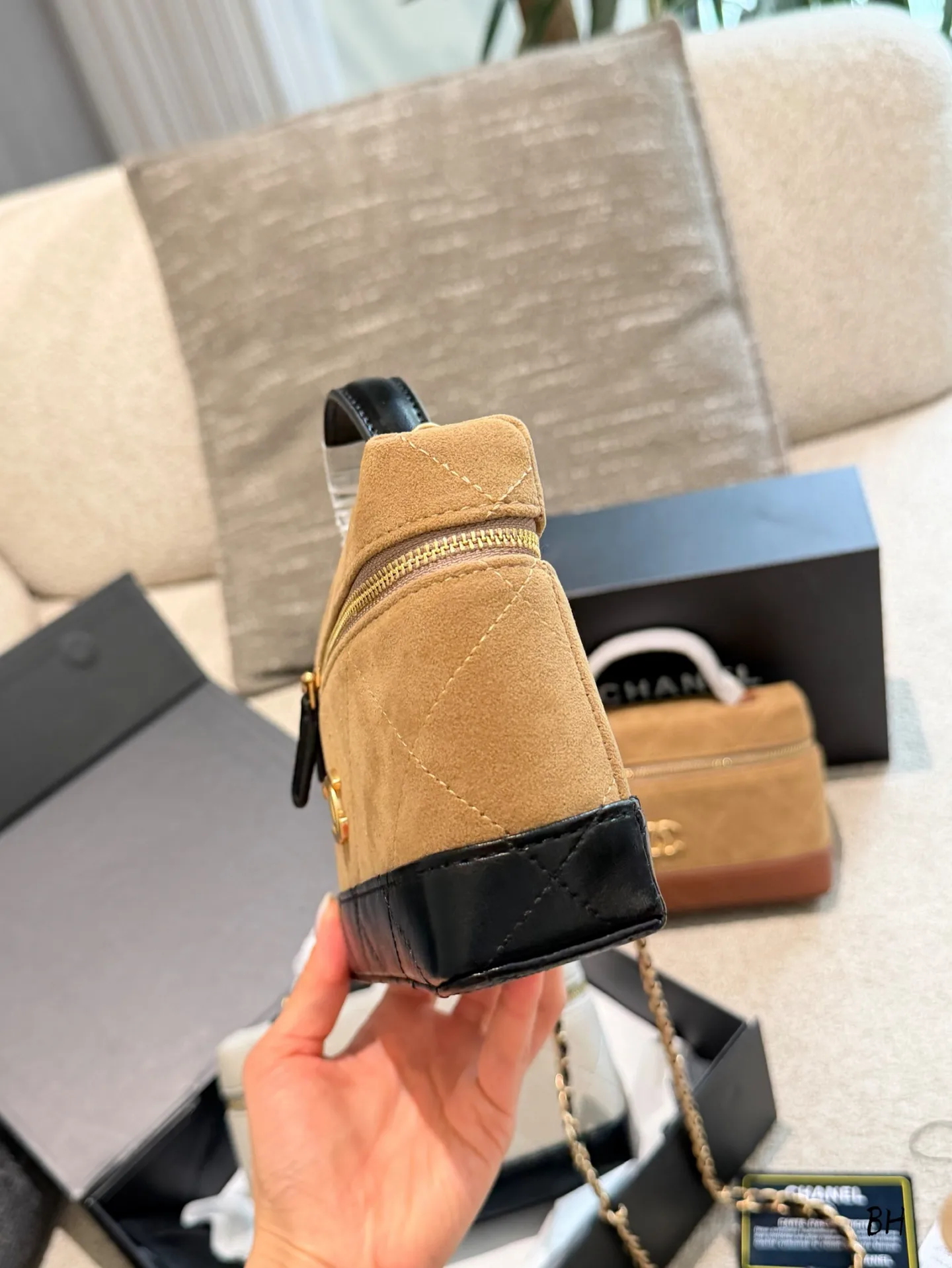 Suede and Lambskin Vanity Case Bag D35518148 — view 5