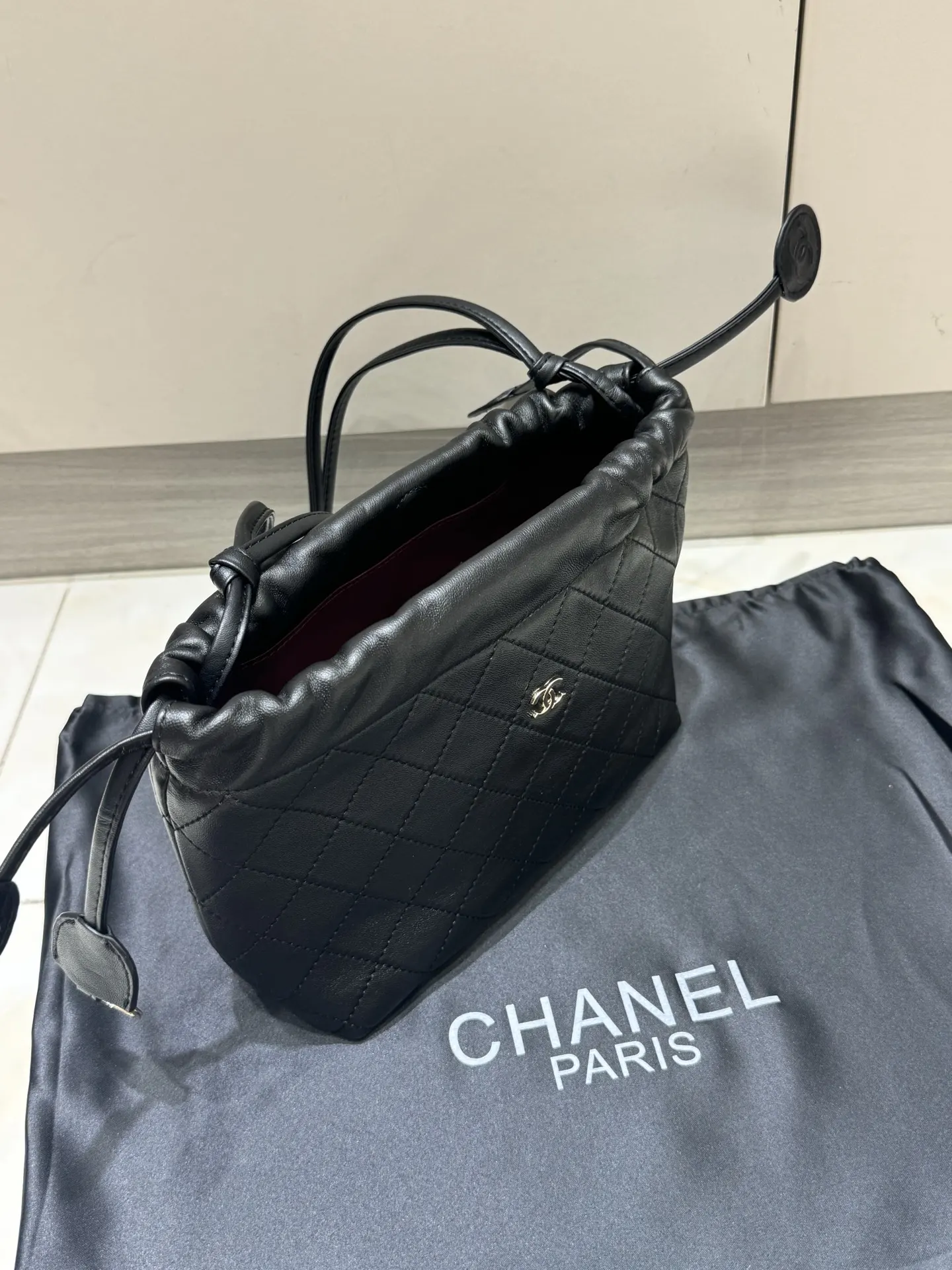 Chanel Drawstring Bucket Bag (Large) D38018040 — view 4
