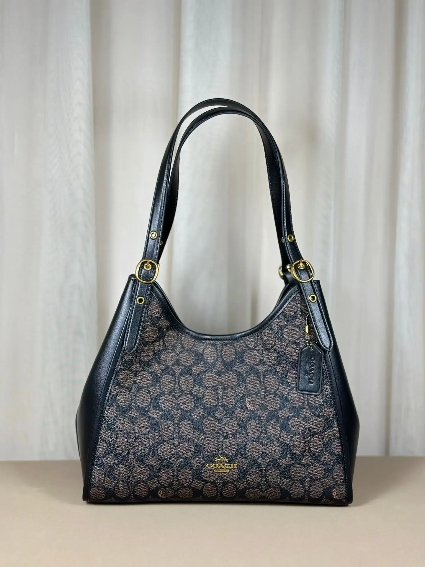 Erin Signature Coated Canvas Shoulder Bag D39018243