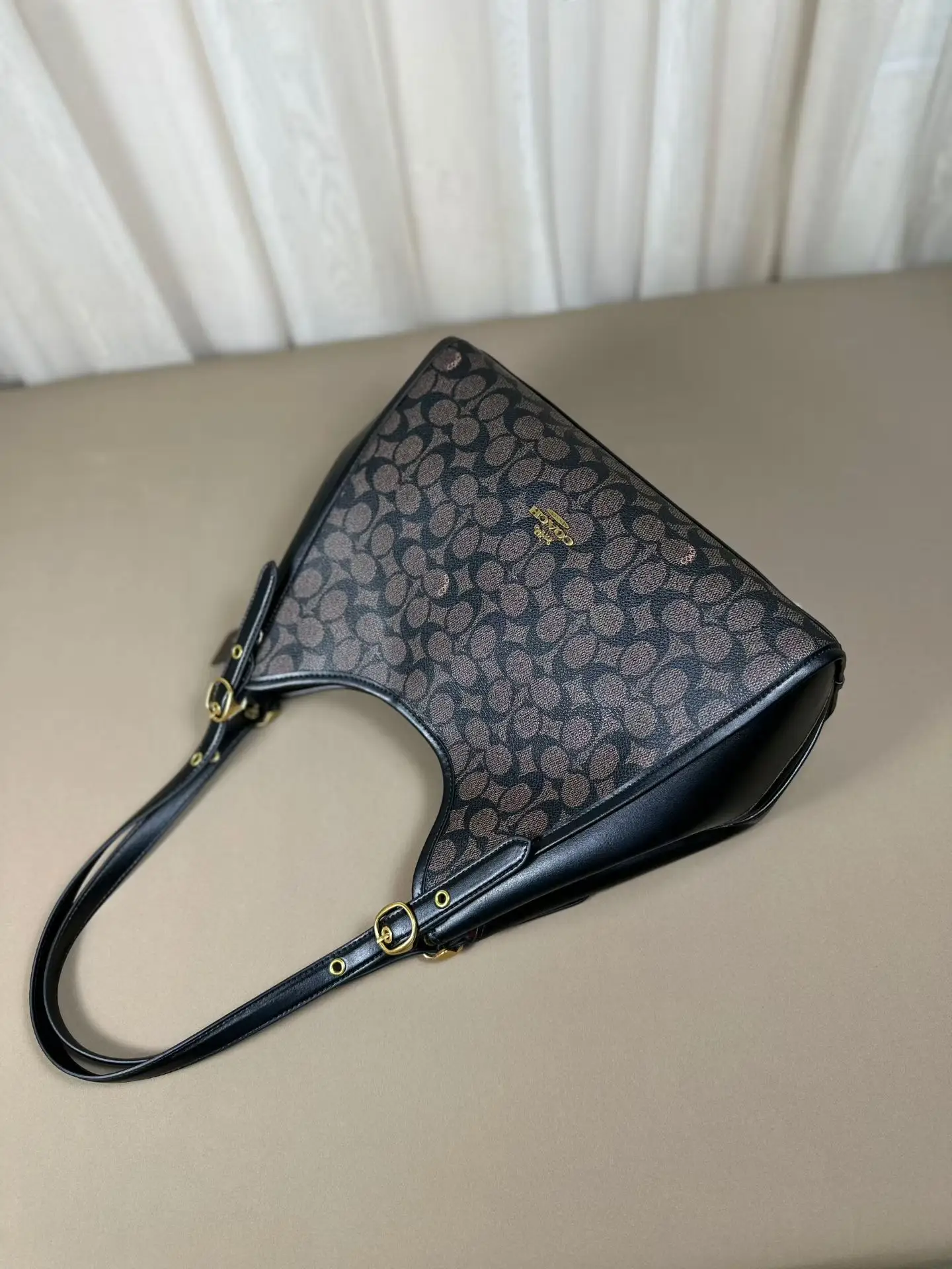 Erin Signature Coated Canvas Shoulder Bag D39018243 — view 5