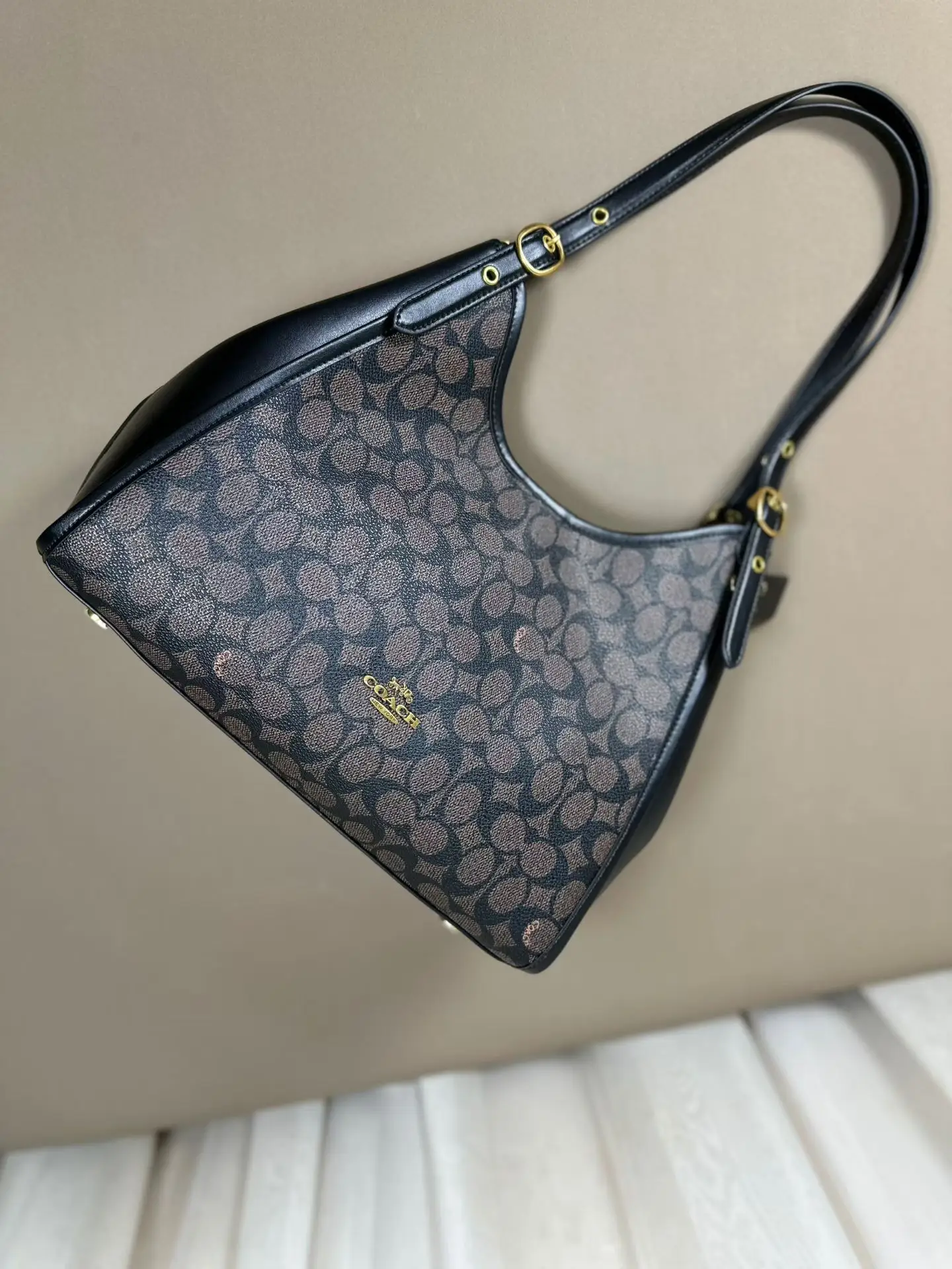 Erin Signature Coated Canvas Shoulder Bag D39018243 — view 6