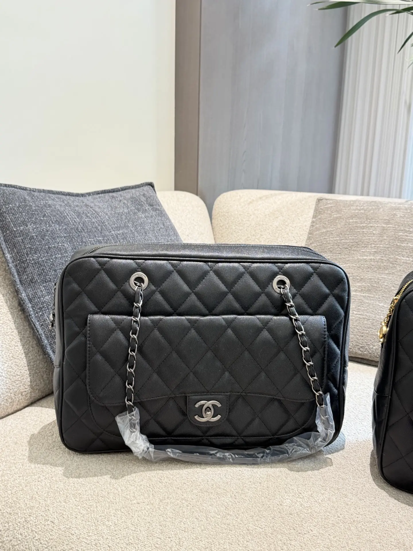 Quilted Leather Boston Bag D39018290 — view 2