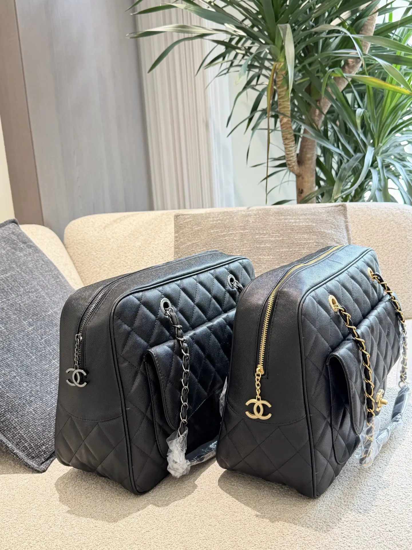 Quilted Leather Boston Bag D39018290 — view 4