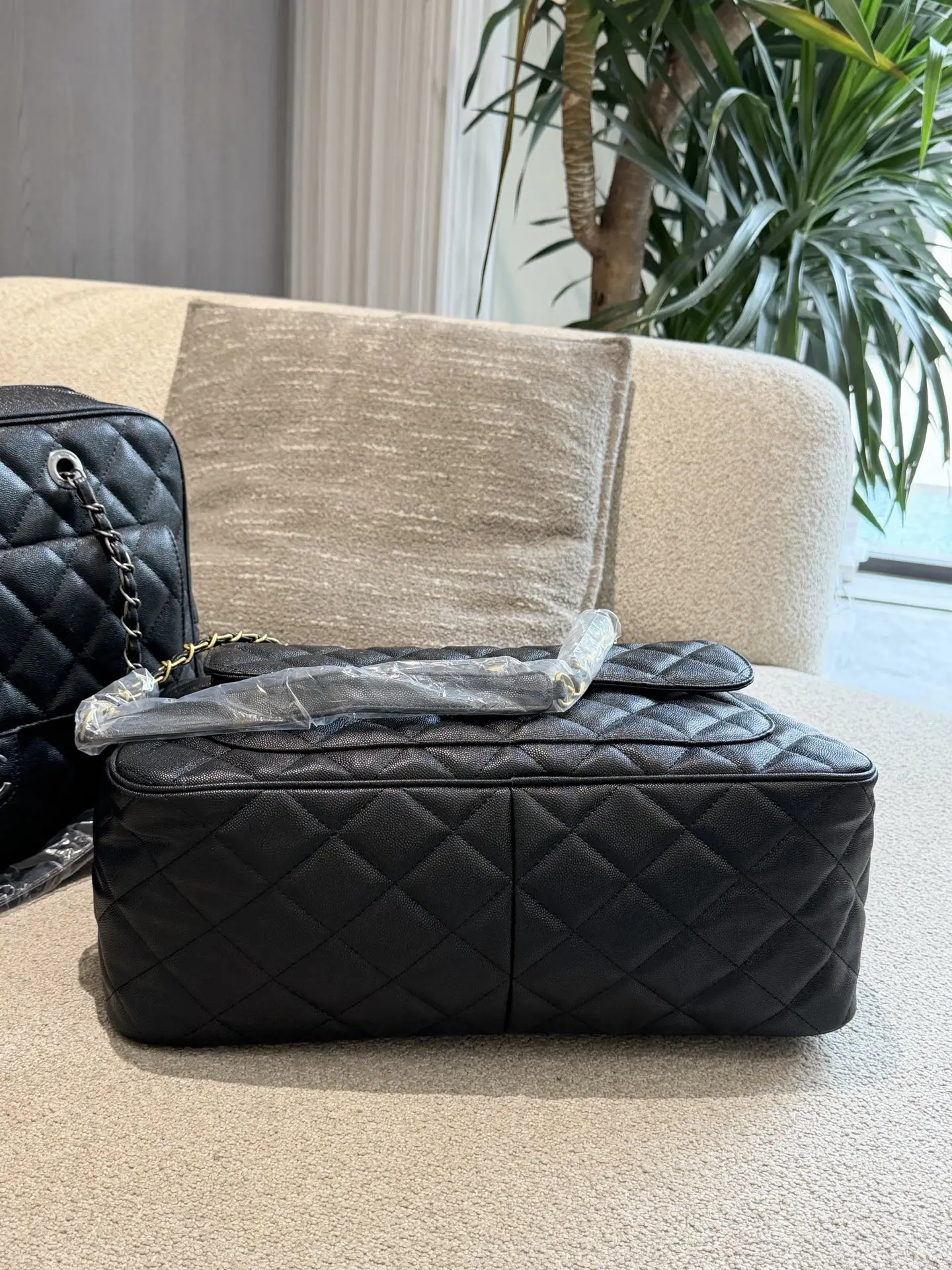 Quilted Leather Boston Bag D39018290 — view 8