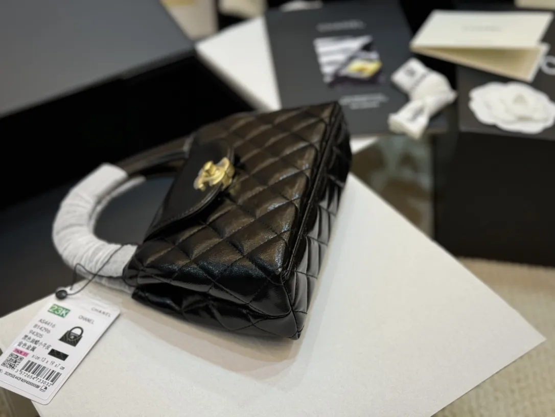 Chanel 23K Kelly Top-Handle Bag D41018475 — view 3
