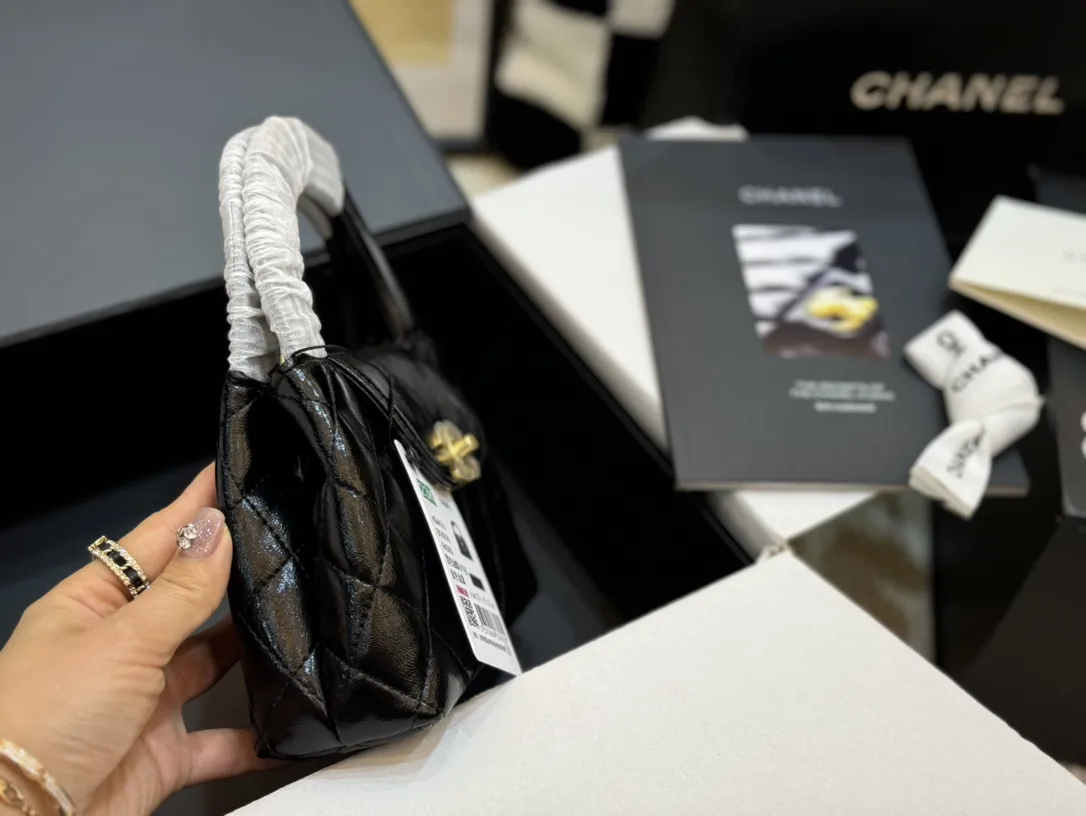 Chanel 23K Kelly Top-Handle Bag D41018475 — view 4