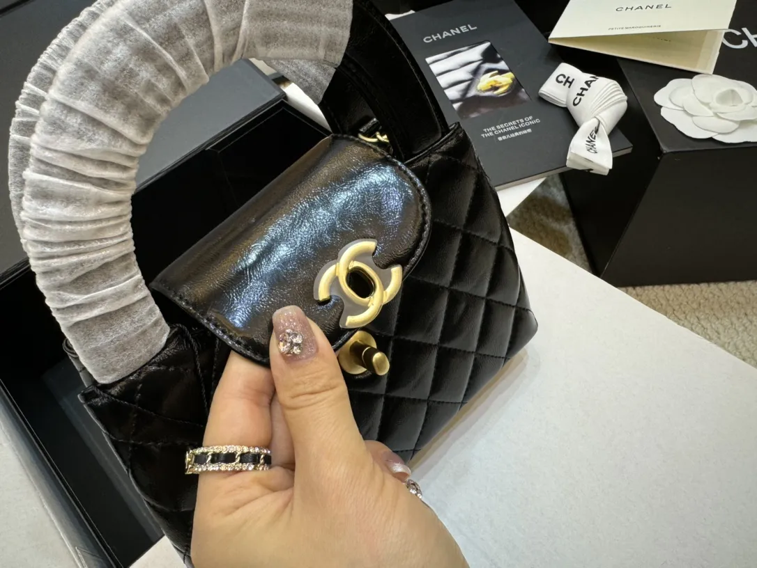 Chanel 23K Kelly Top-Handle Bag D41018475 — view 6