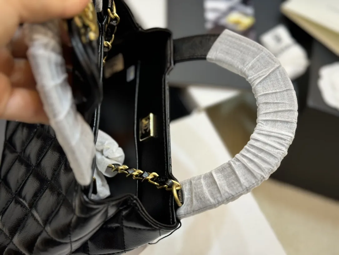 Chanel 23K Kelly Top-Handle Bag D41018475 — view 7