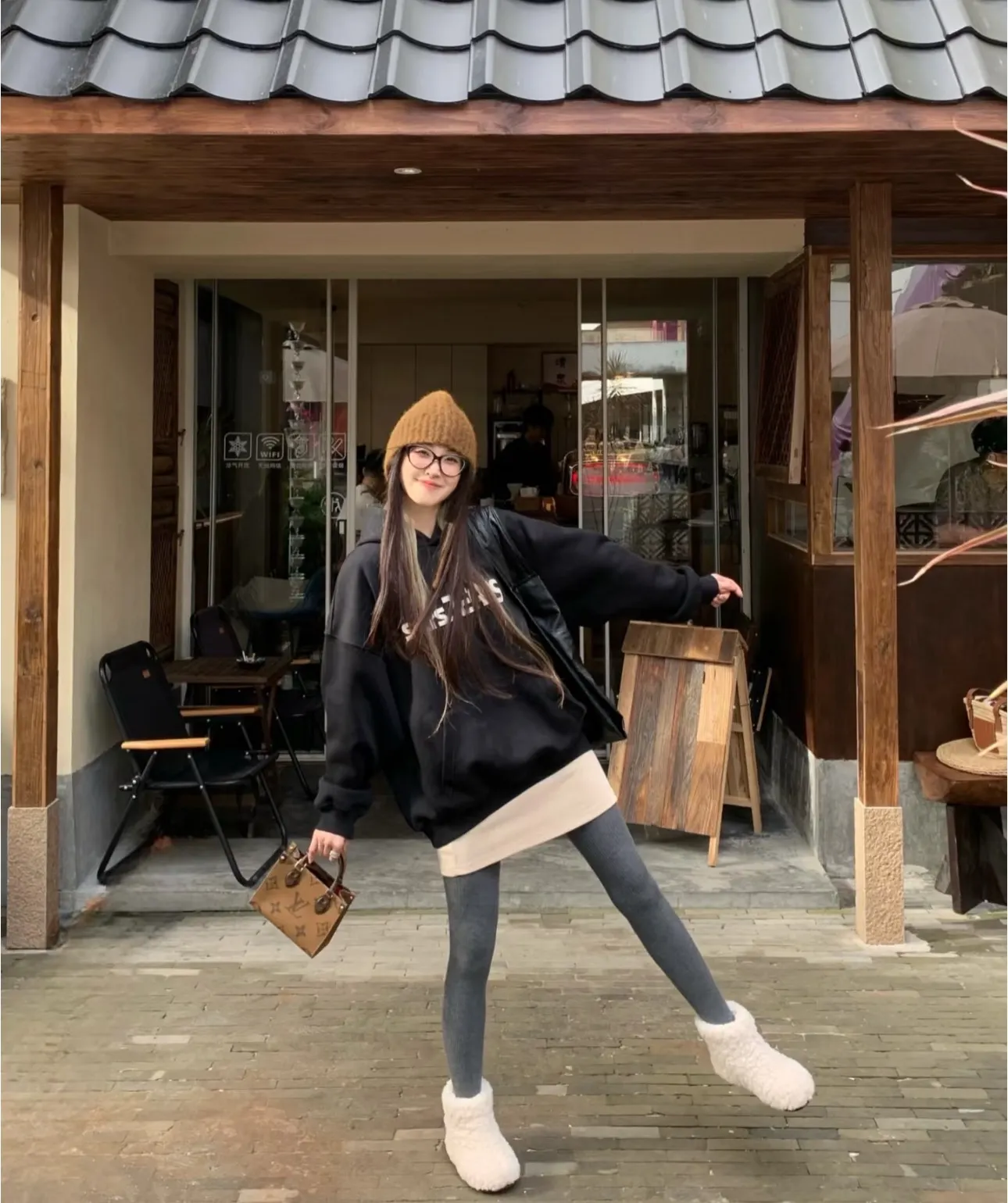 Onthego Monogram Mini Tote Bag D42018527 — view 3