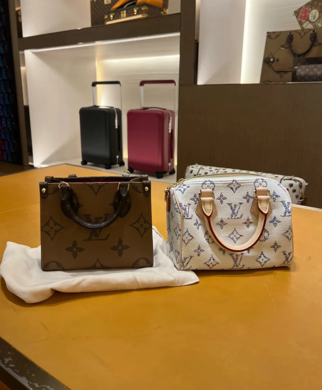 Onthego Monogram Mini Tote Bag D42018527 — view 8