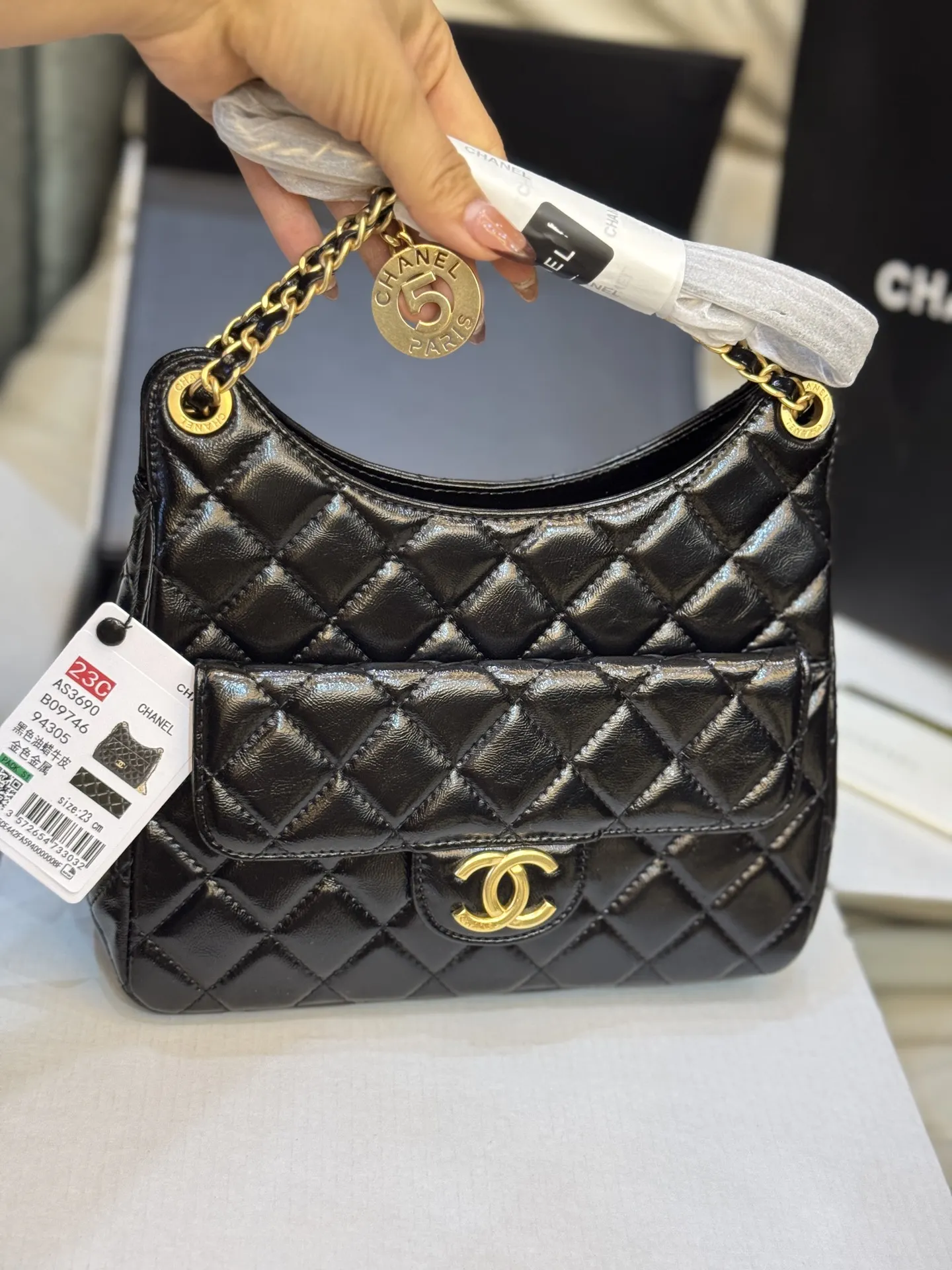 Hobo Quilted Leather Shoulder Bag D43018468 — view 2