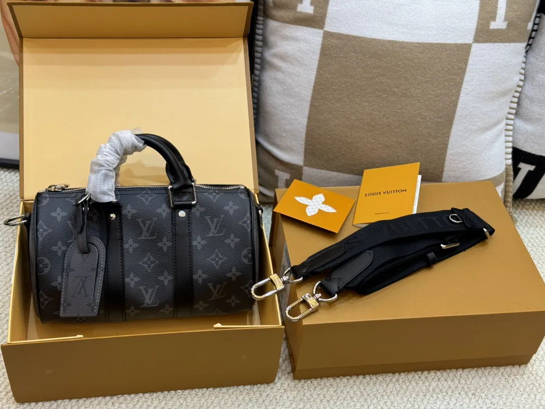 Keepall 25 Monogram Boston Bag D44018519