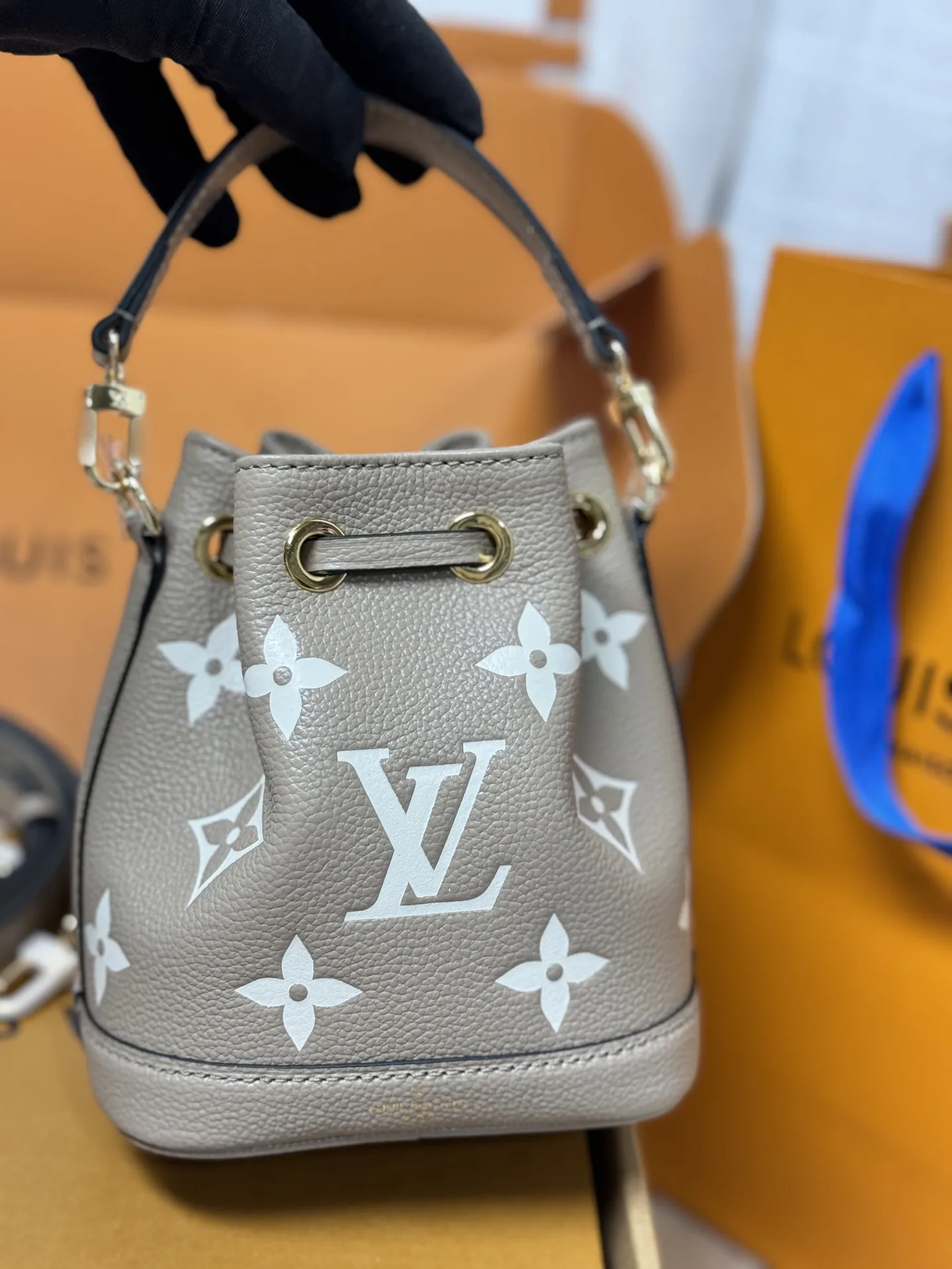 Nano Noé Monogram Empreinte Bucket Bag D47018523 — view 4