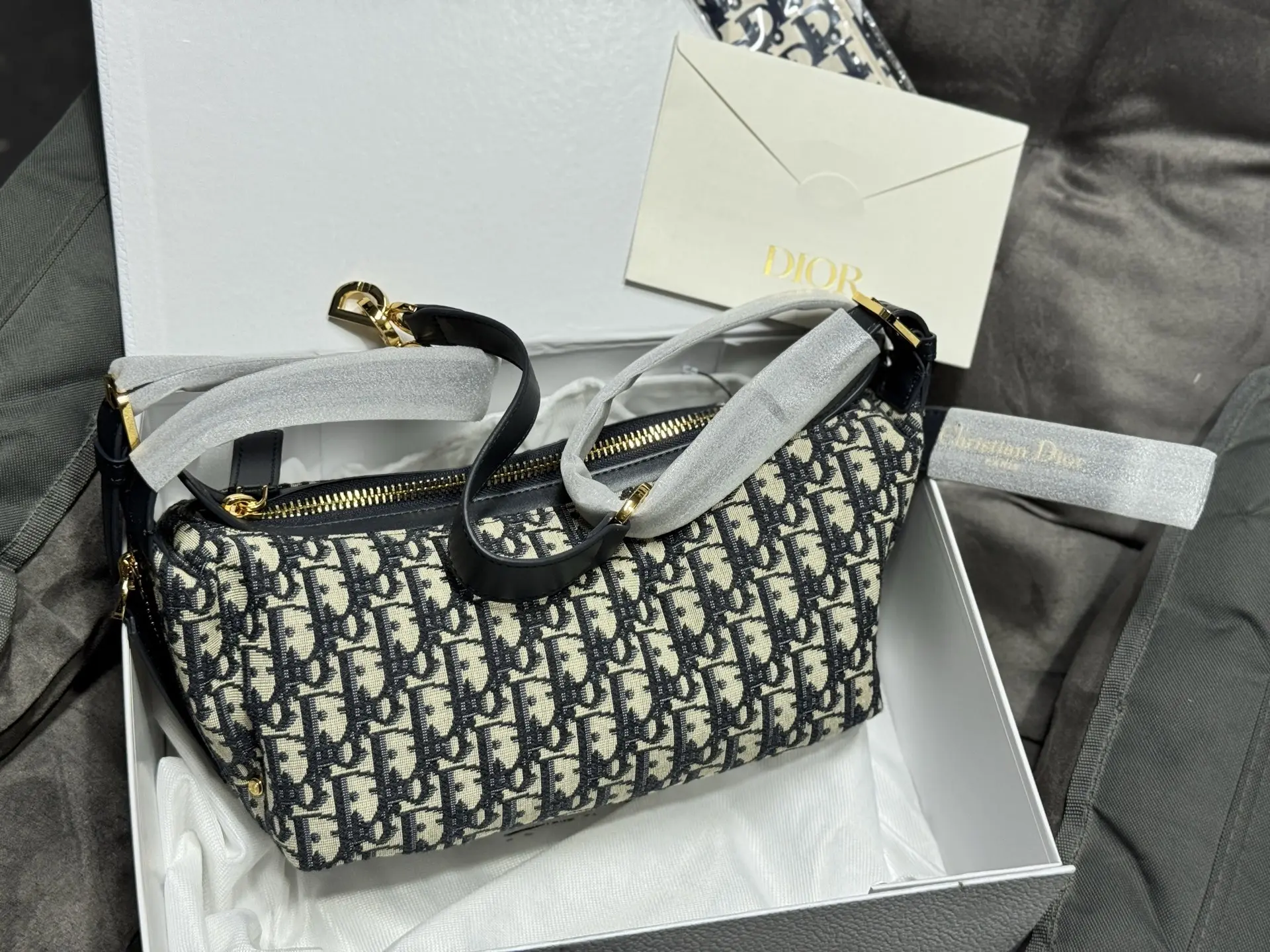 D-Journey Oblique Canvas Bag D48018549