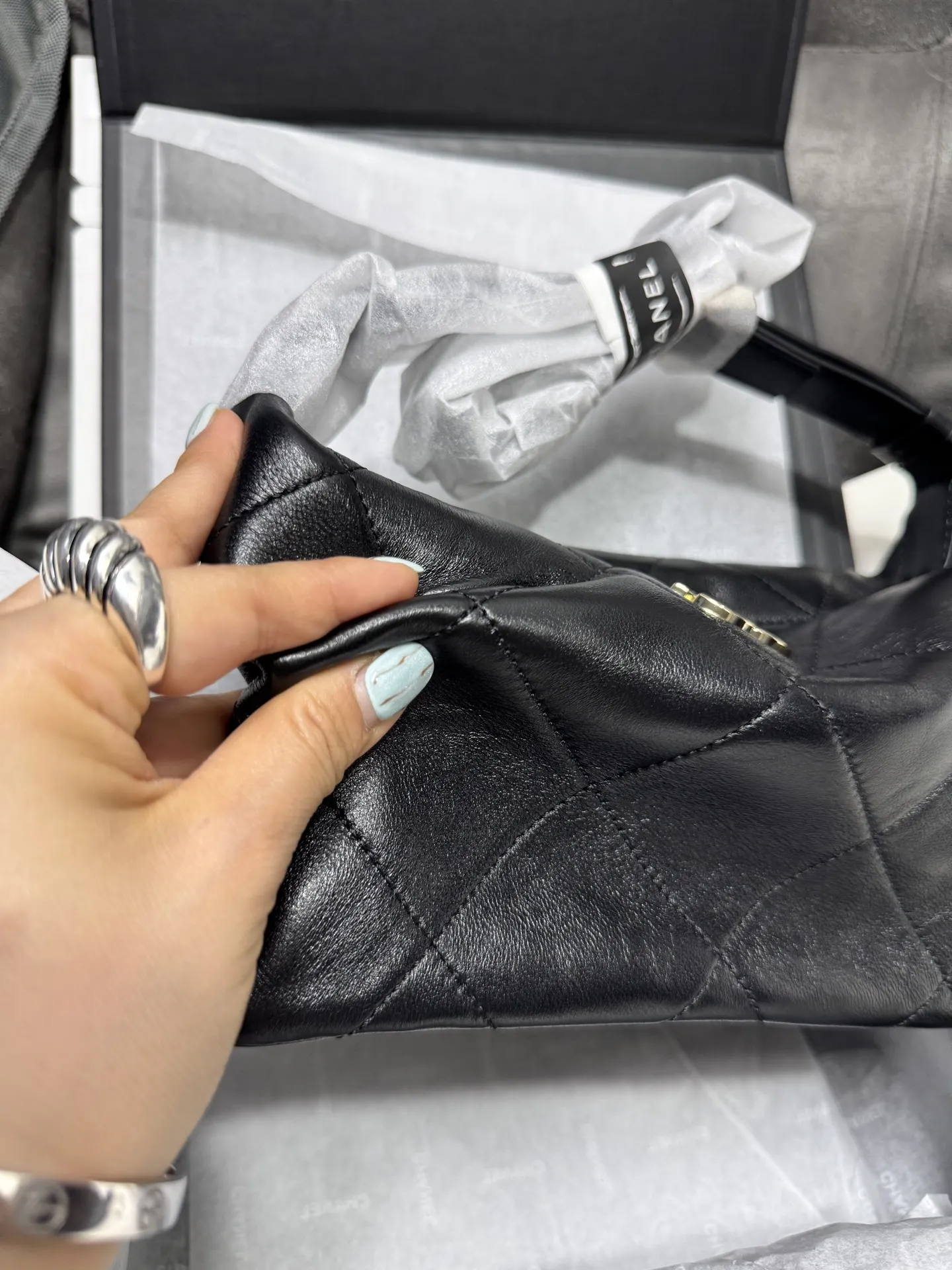 Chanel Quilted Hobo Bag D50018478 — view 3