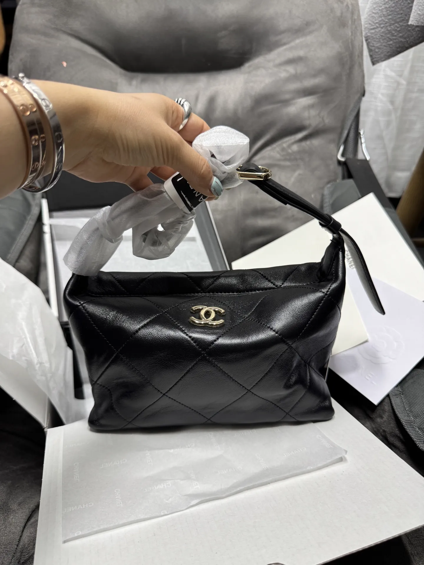 Chanel Quilted Hobo Bag D50018478 — view 9