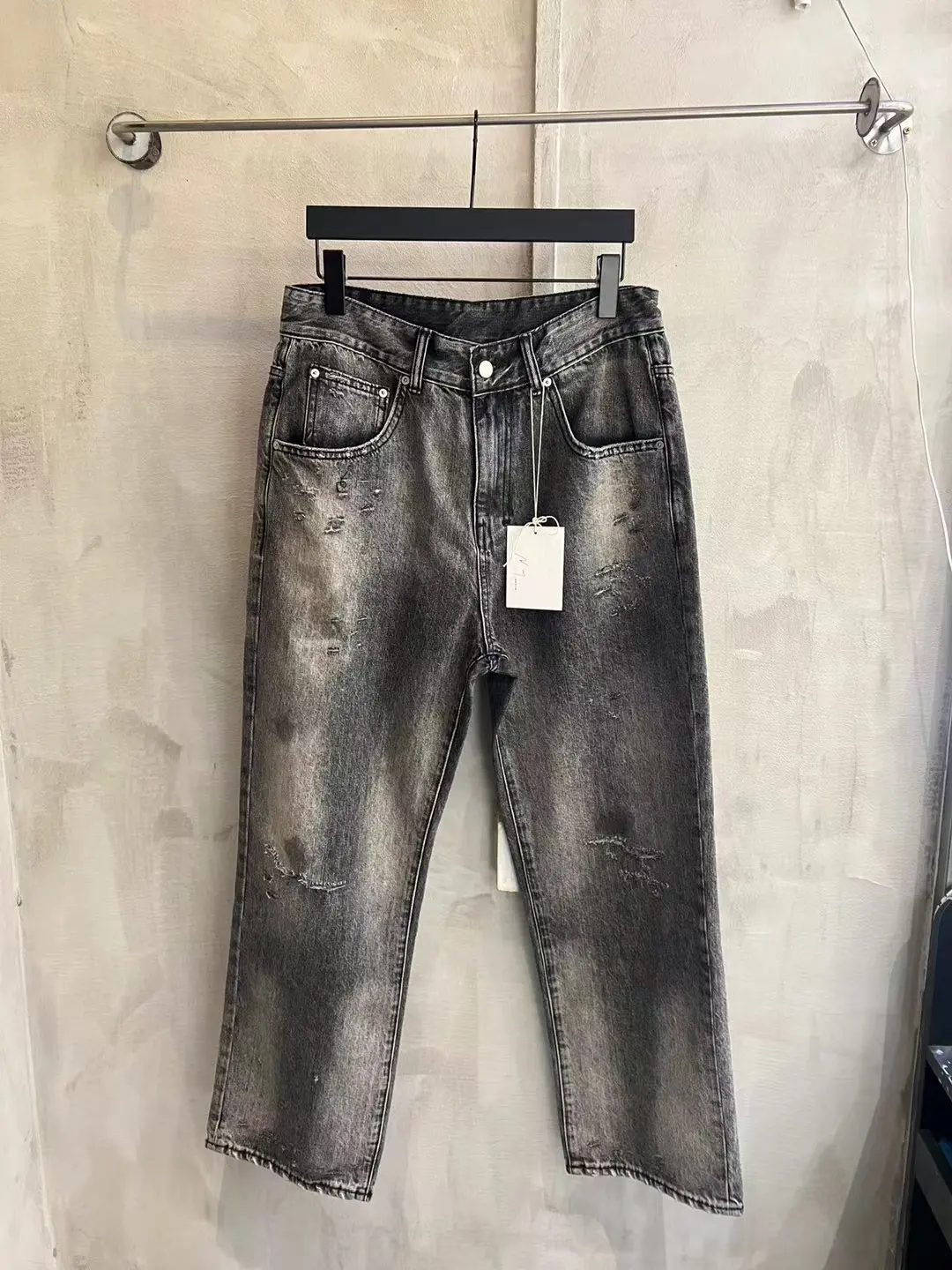 Distressed Tapered Selvedge Denim Jeans D19521877