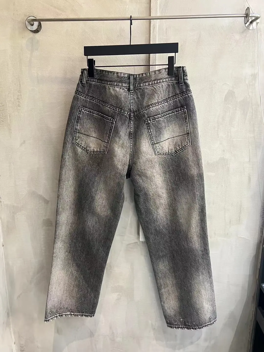 Distressed Tapered Selvedge Denim Jeans D19521877 — view 2