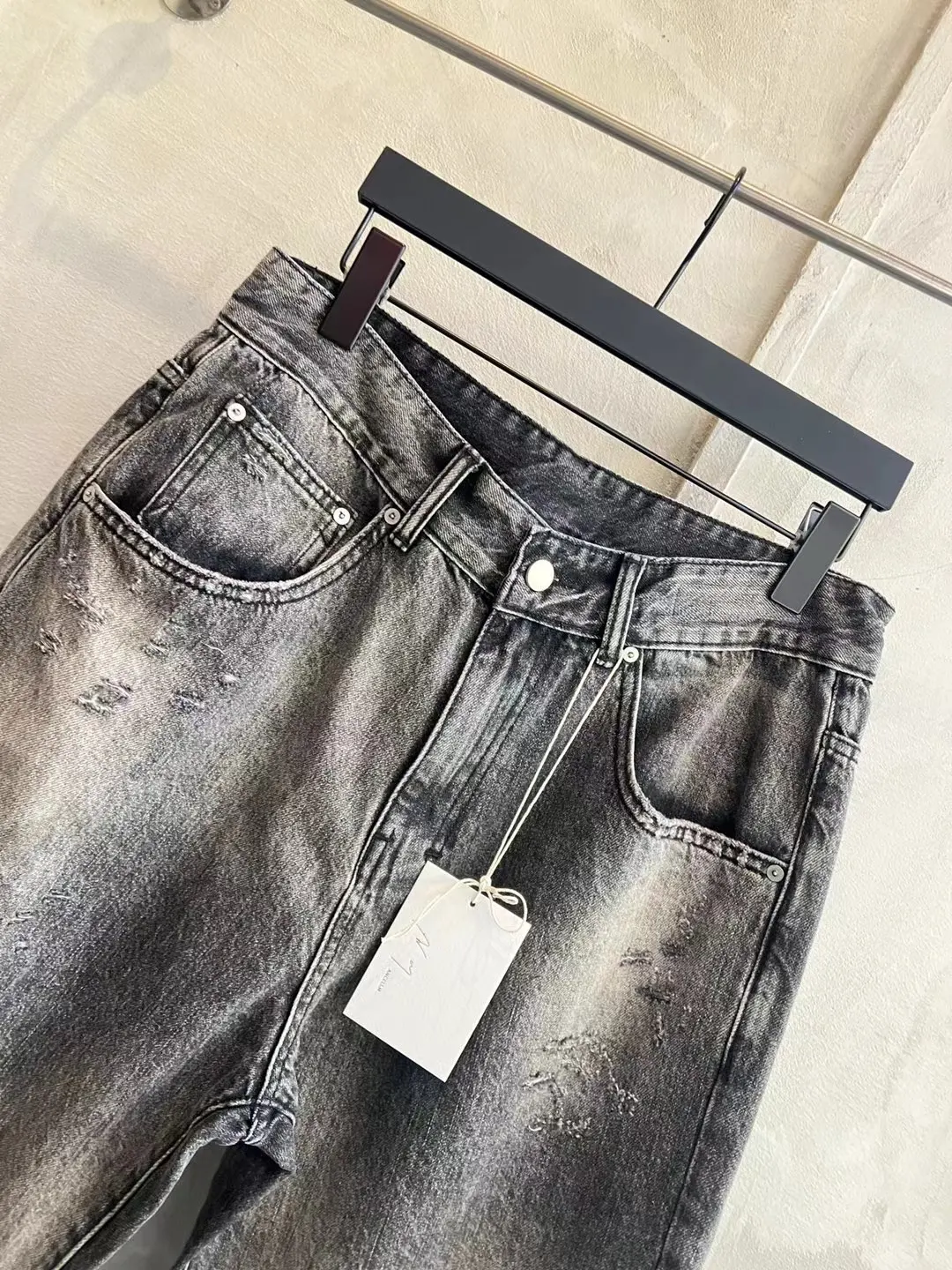 Distressed Tapered Selvedge Denim Jeans D19521877 — view 3