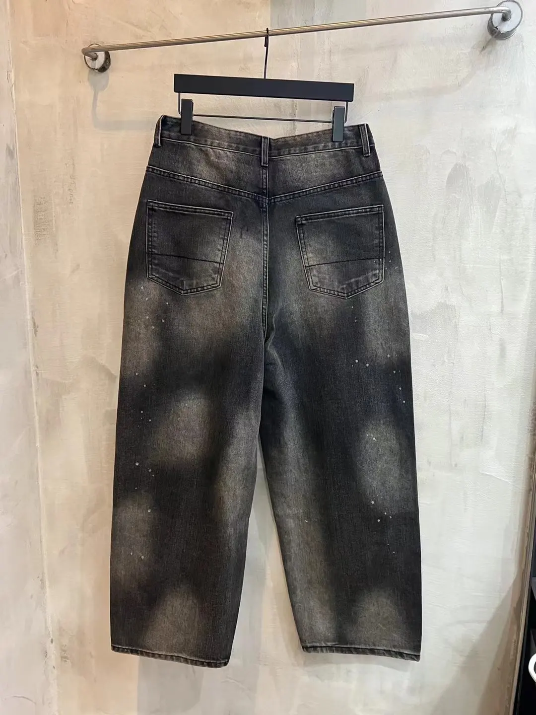 Ancellm Distressed Tapered-Leg Jeans D20021856 — view 11