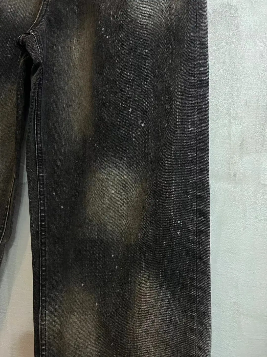 Ancellm Distressed Tapered-Leg Jeans D20021856 — view 14