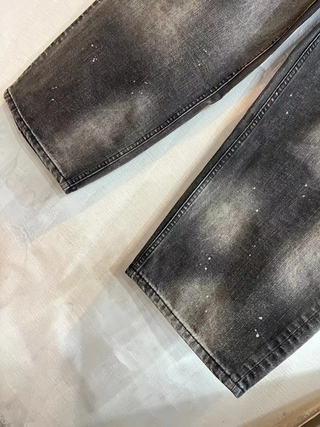 Ancellm Distressed Tapered-Leg Jeans D20021856 — view 15