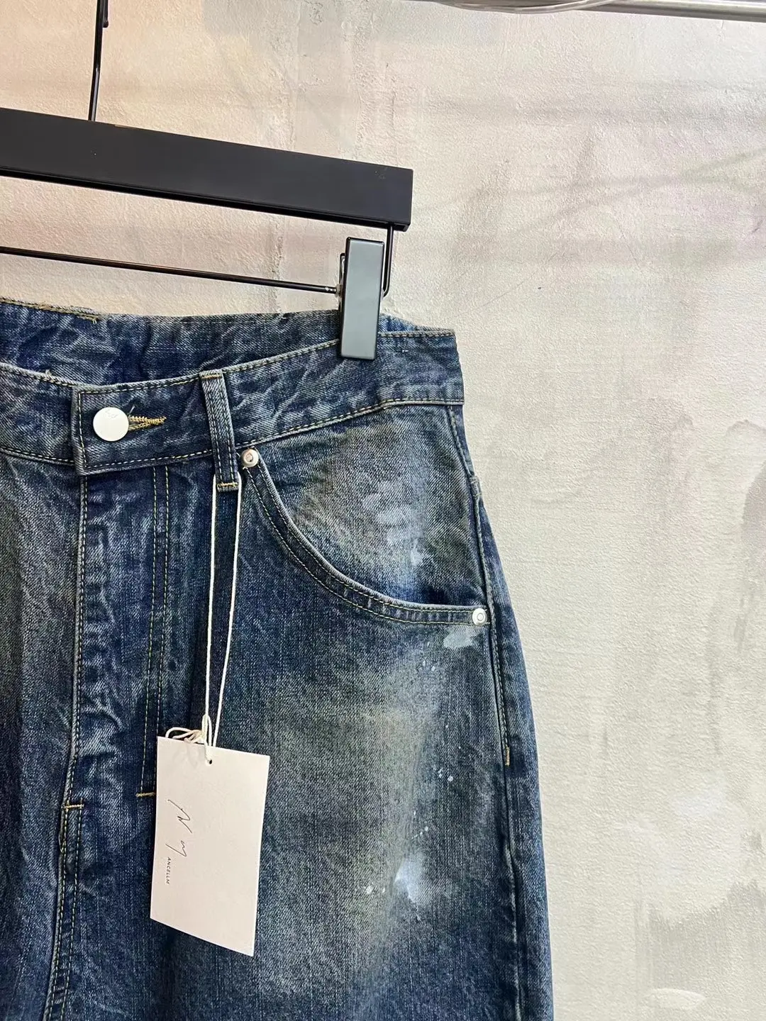 Ancellm Distressed Tapered-Leg Jeans D20021856 — view 23
