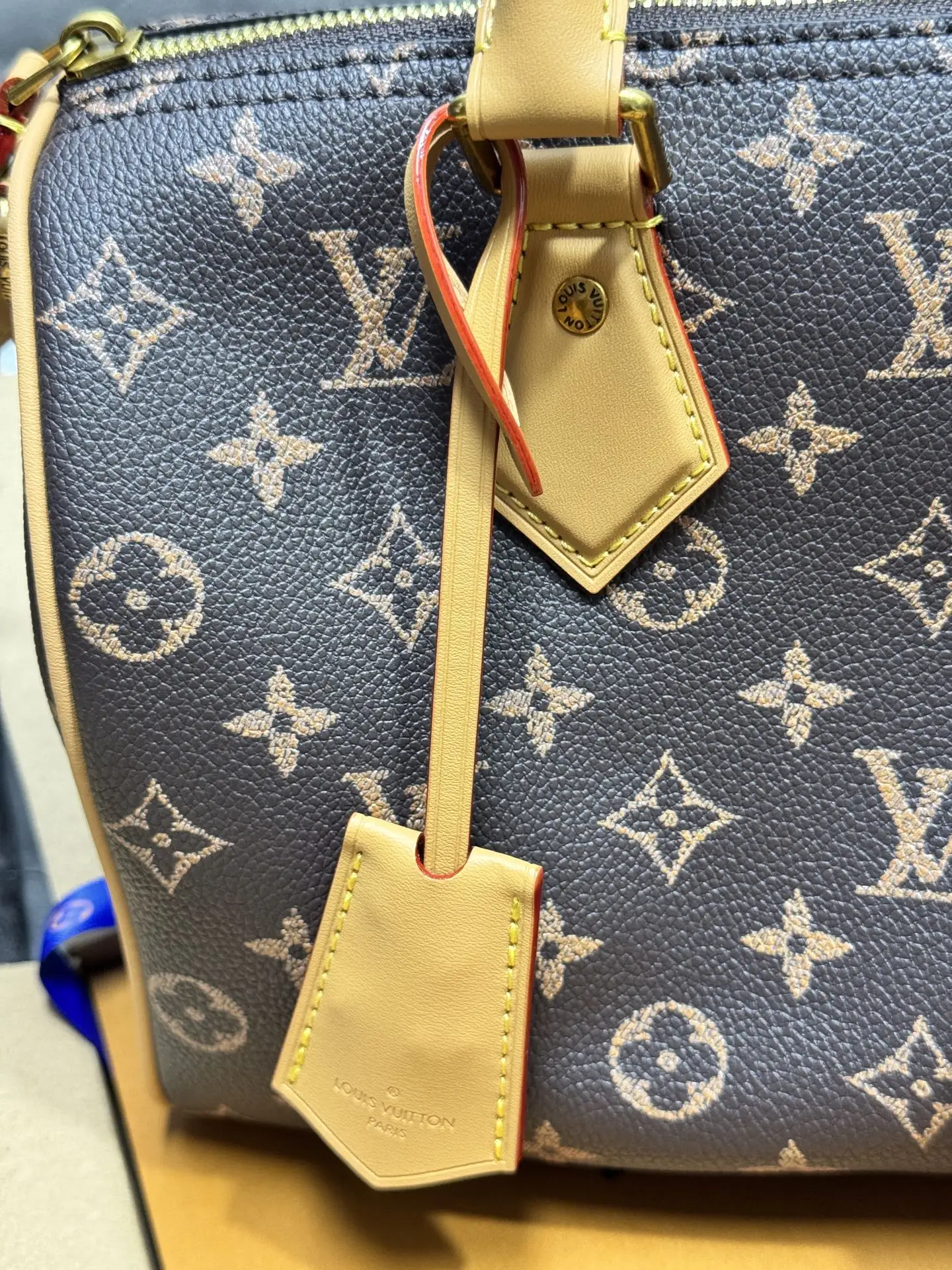 Louis Vuitton Speedy 25 Monogram Handbag D51018449 — view 3