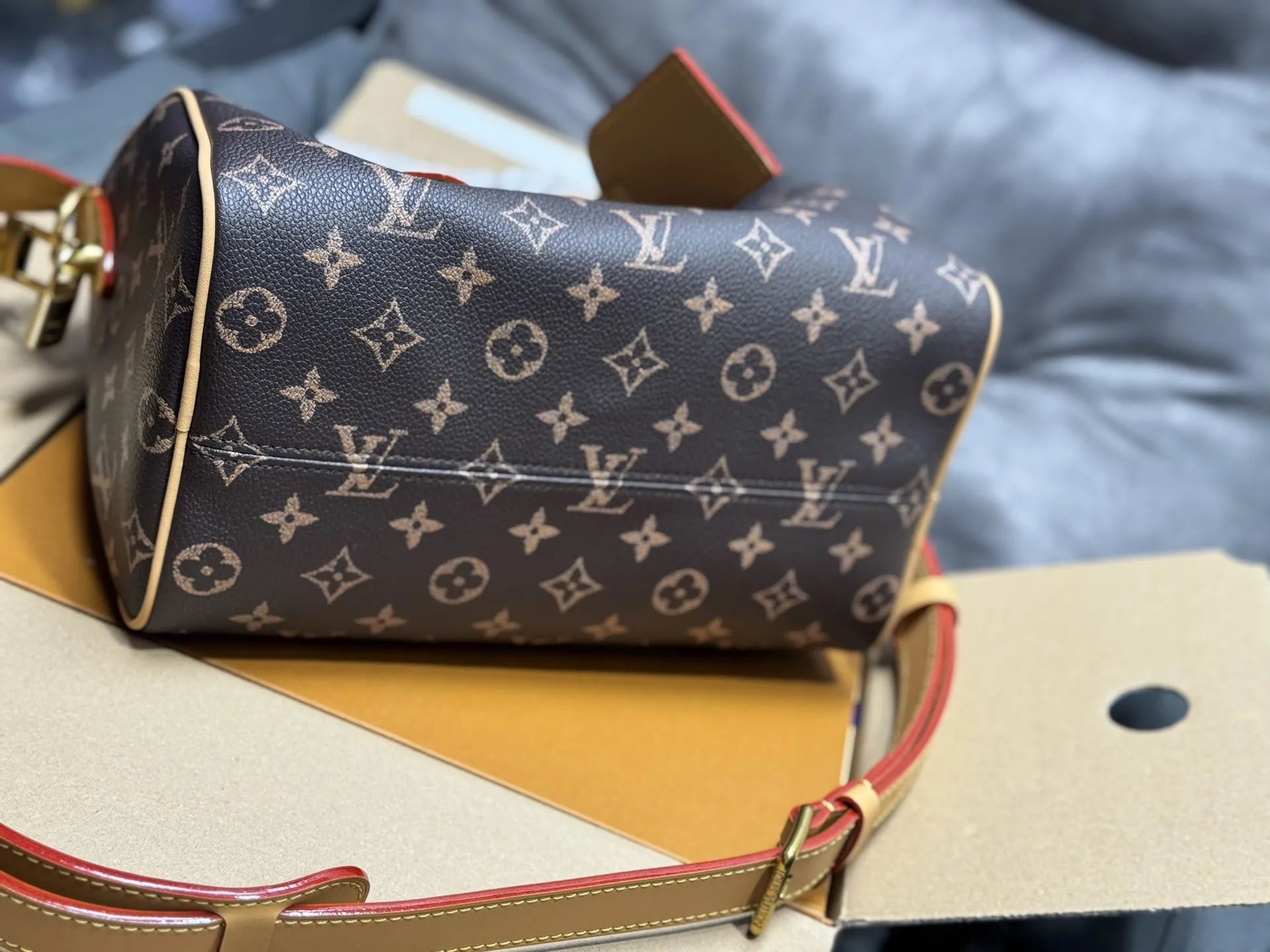 Louis Vuitton Speedy 25 Monogram Handbag D51018449 — view 6