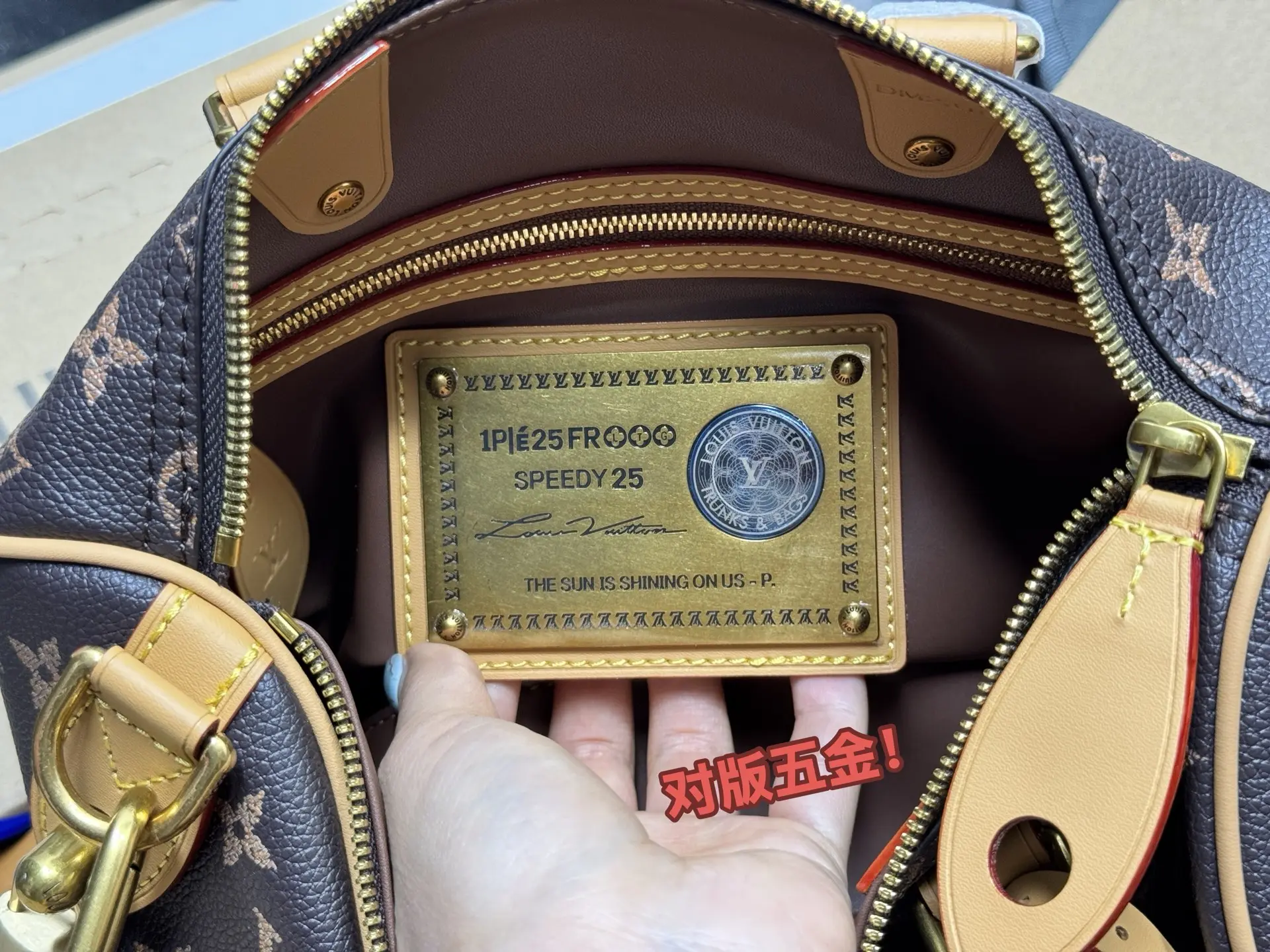 Louis Vuitton Speedy 25 Monogram Handbag D51018449 — view 7