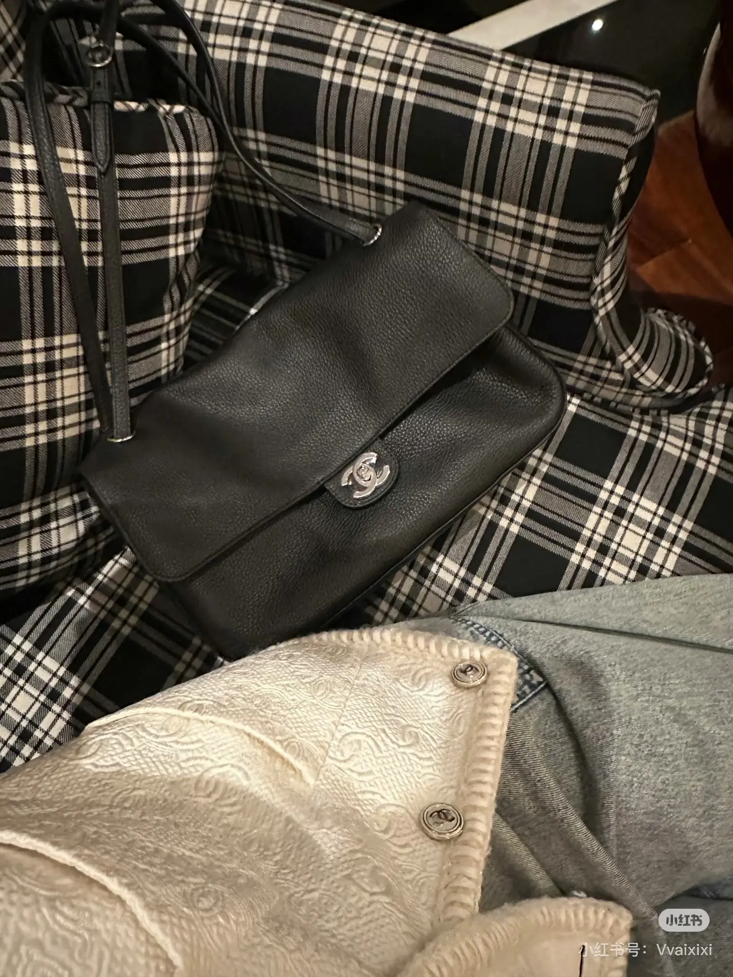 Maxi Flap Shoulder Bag D52018479 — view 4
