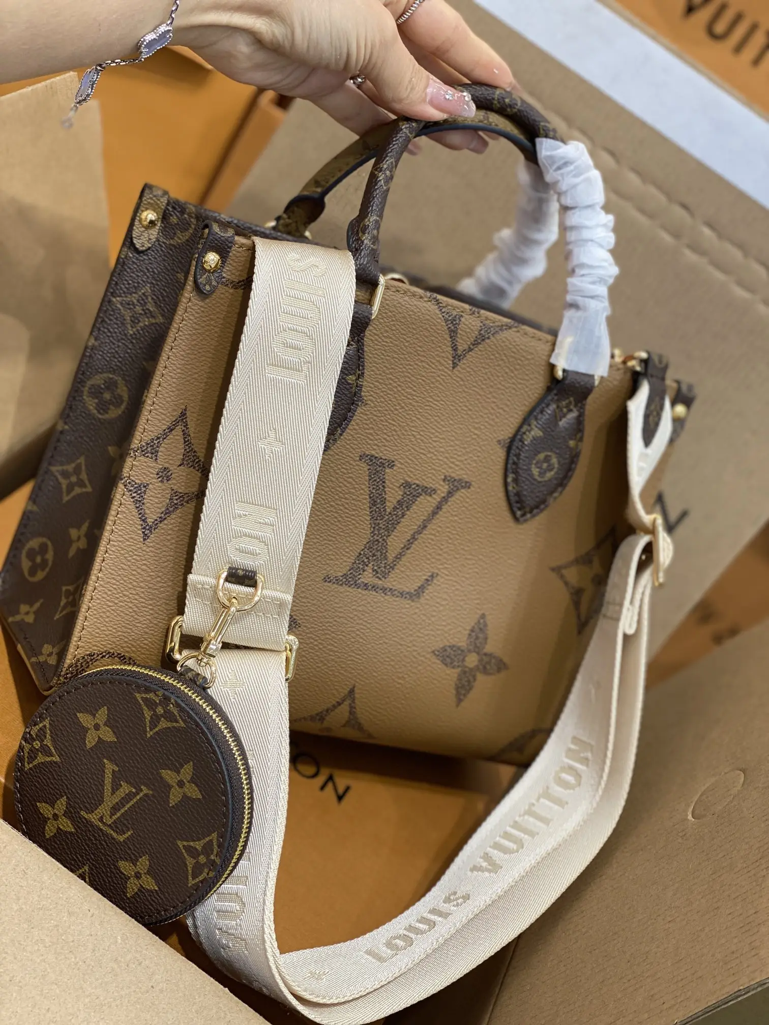 Onthego Jungle Monogram Tote Bag D54018525 — view 5