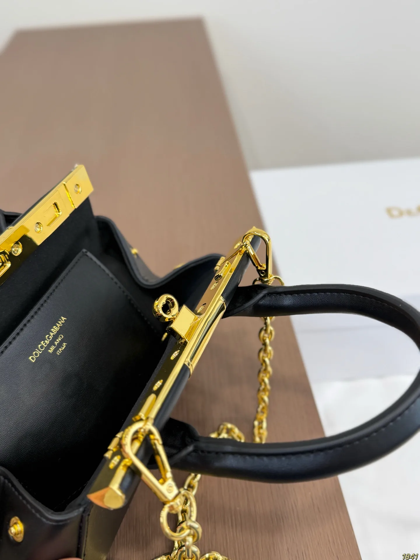 DG Logo Top-Handle Crossbody Bag D28018102 — view 9