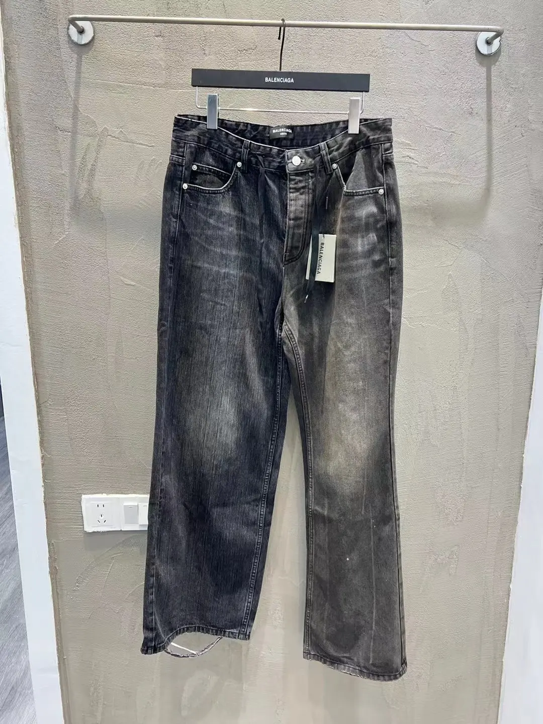 Asymmetric Hybrid Straight and Flare Jeans D23521862