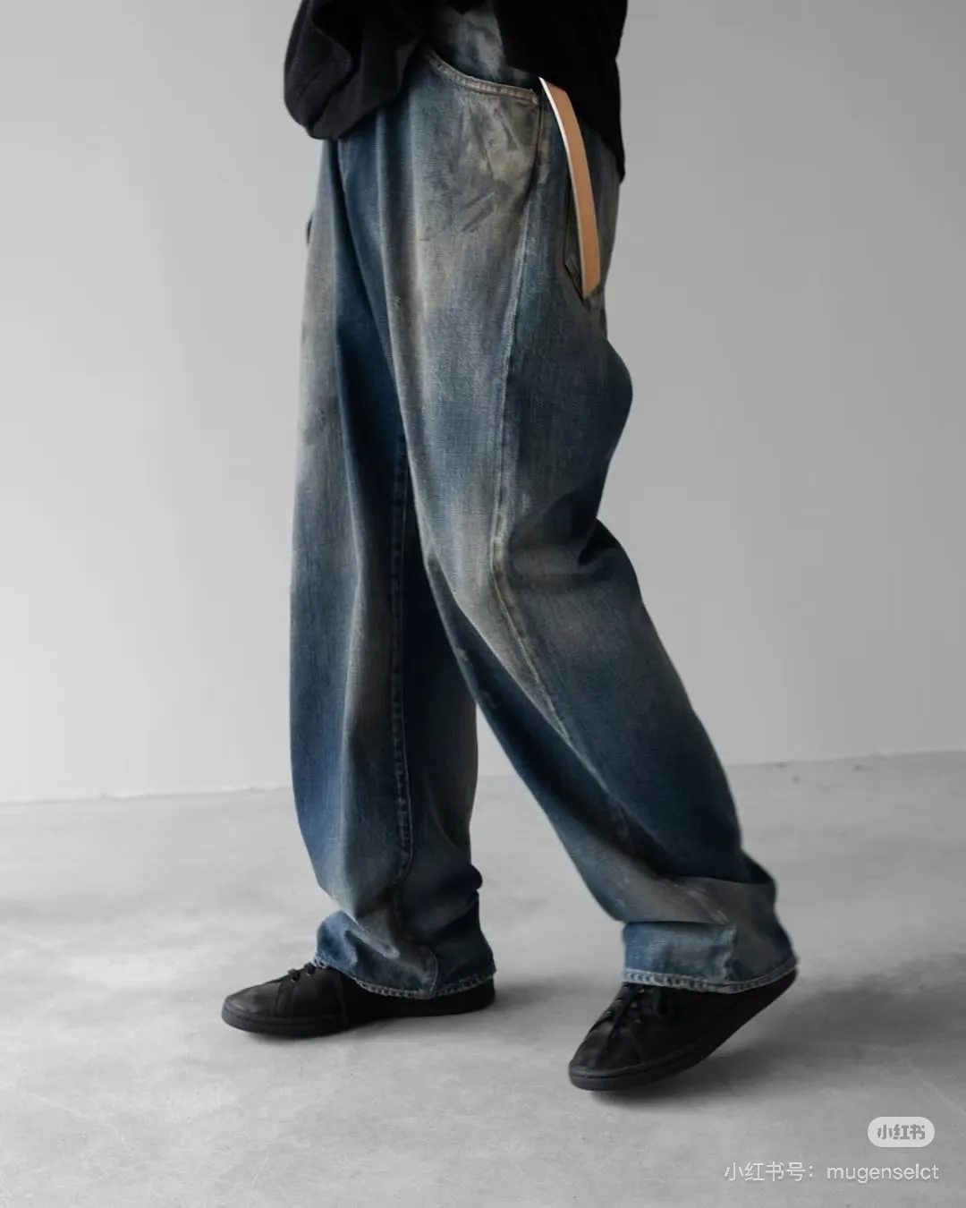 Ancellm Tapered Distressed Wash Jeans D21021859 — view 4