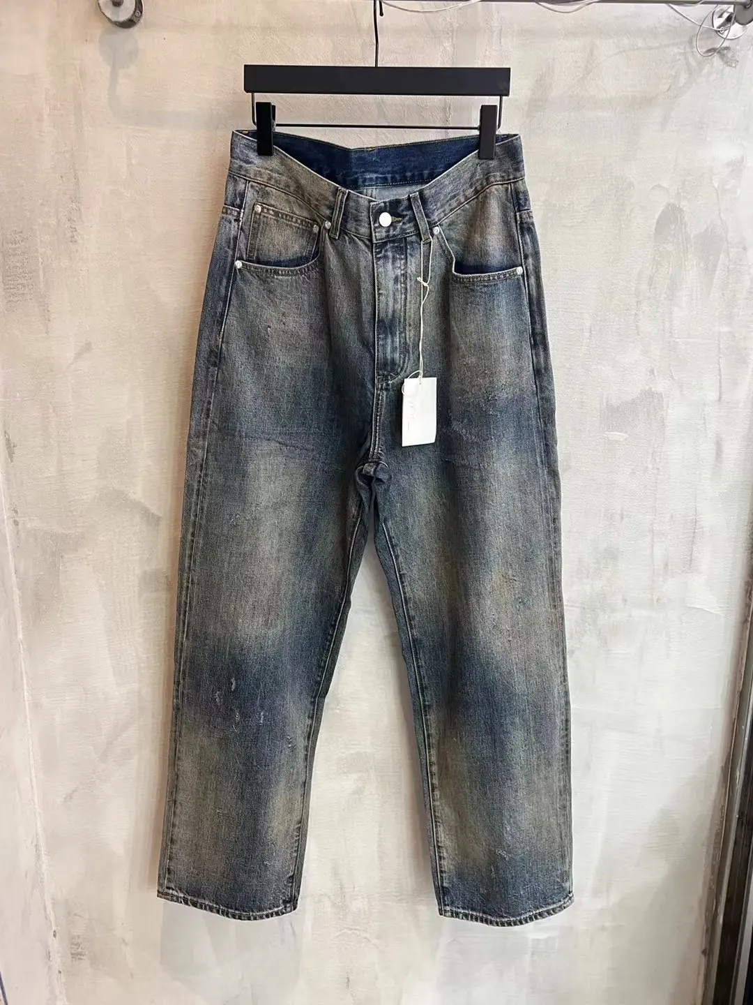 Ancellm Tapered Distressed Wash Jeans D21021859 — view 10