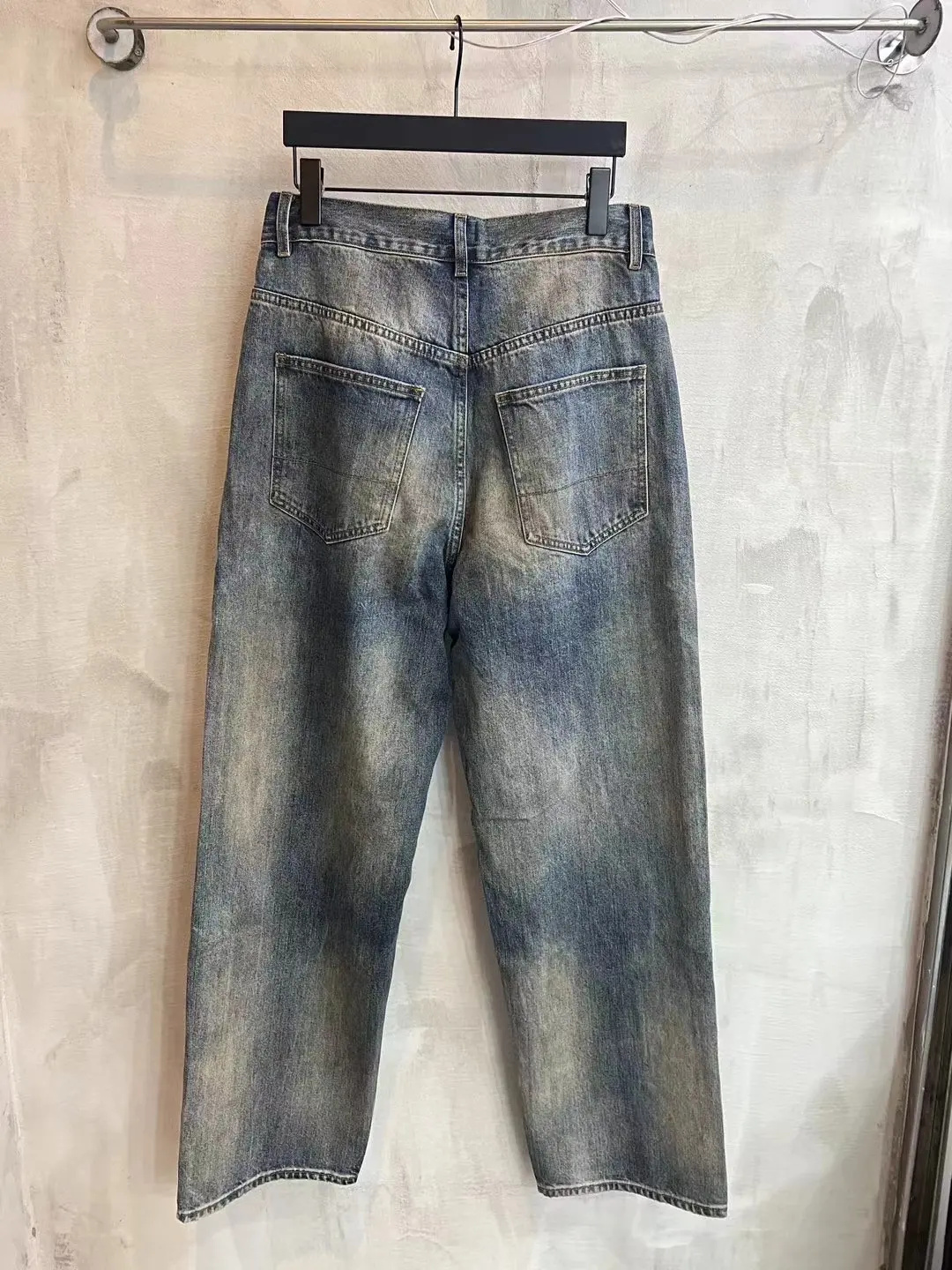 Ancellm Tapered Distressed Wash Jeans D21021859 — view 11
