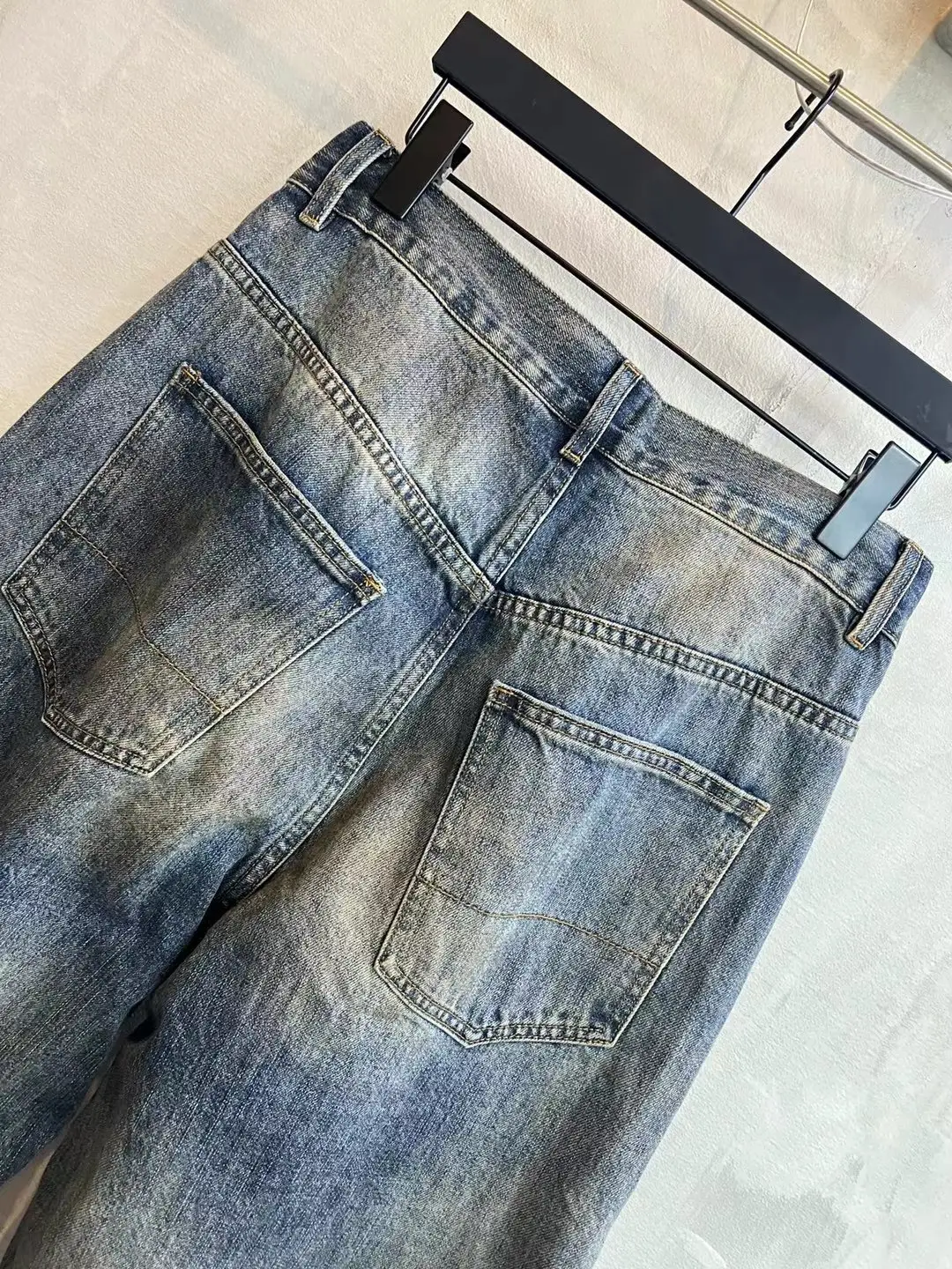 Ancellm Tapered Distressed Wash Jeans D21021859 — view 15