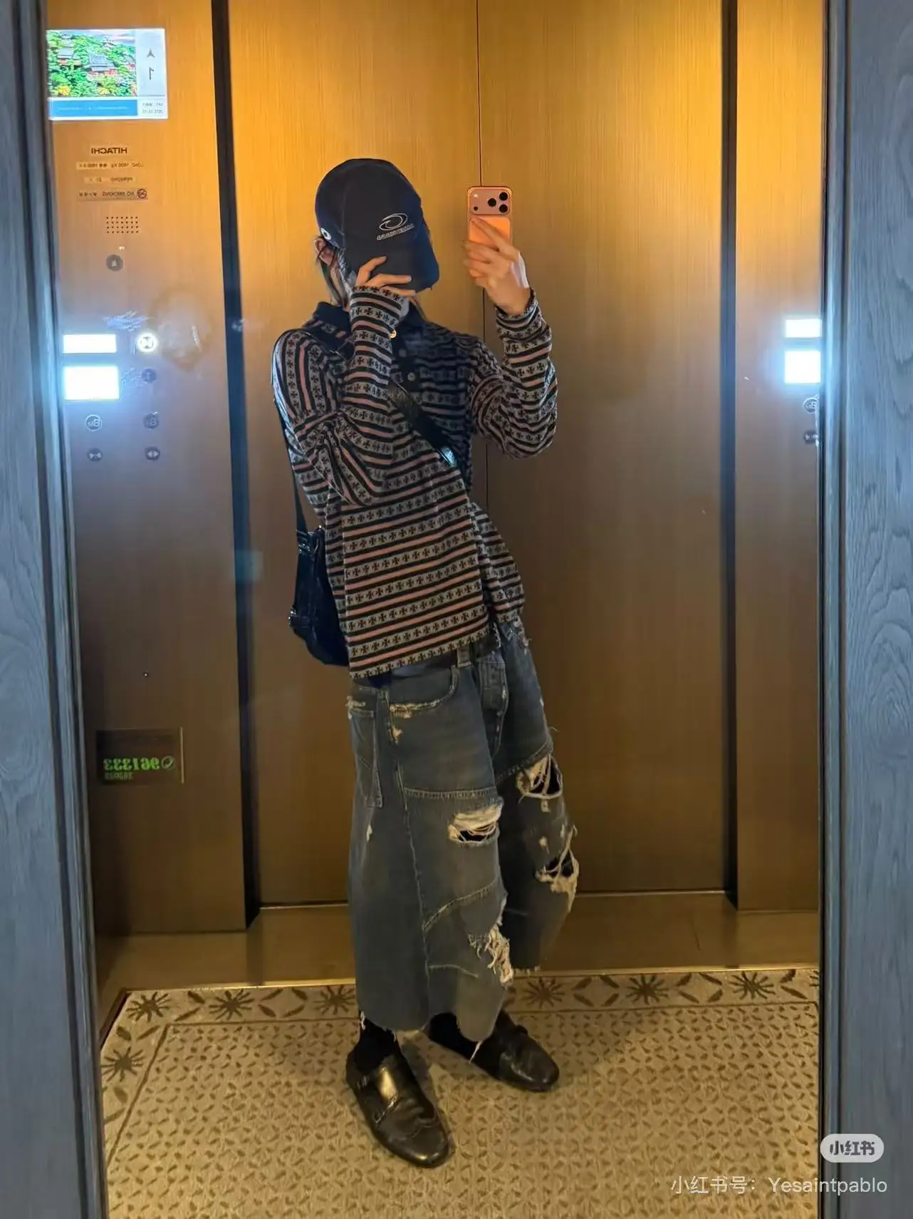 Baggy Distressed Denim Shorts D24520019 — view 3