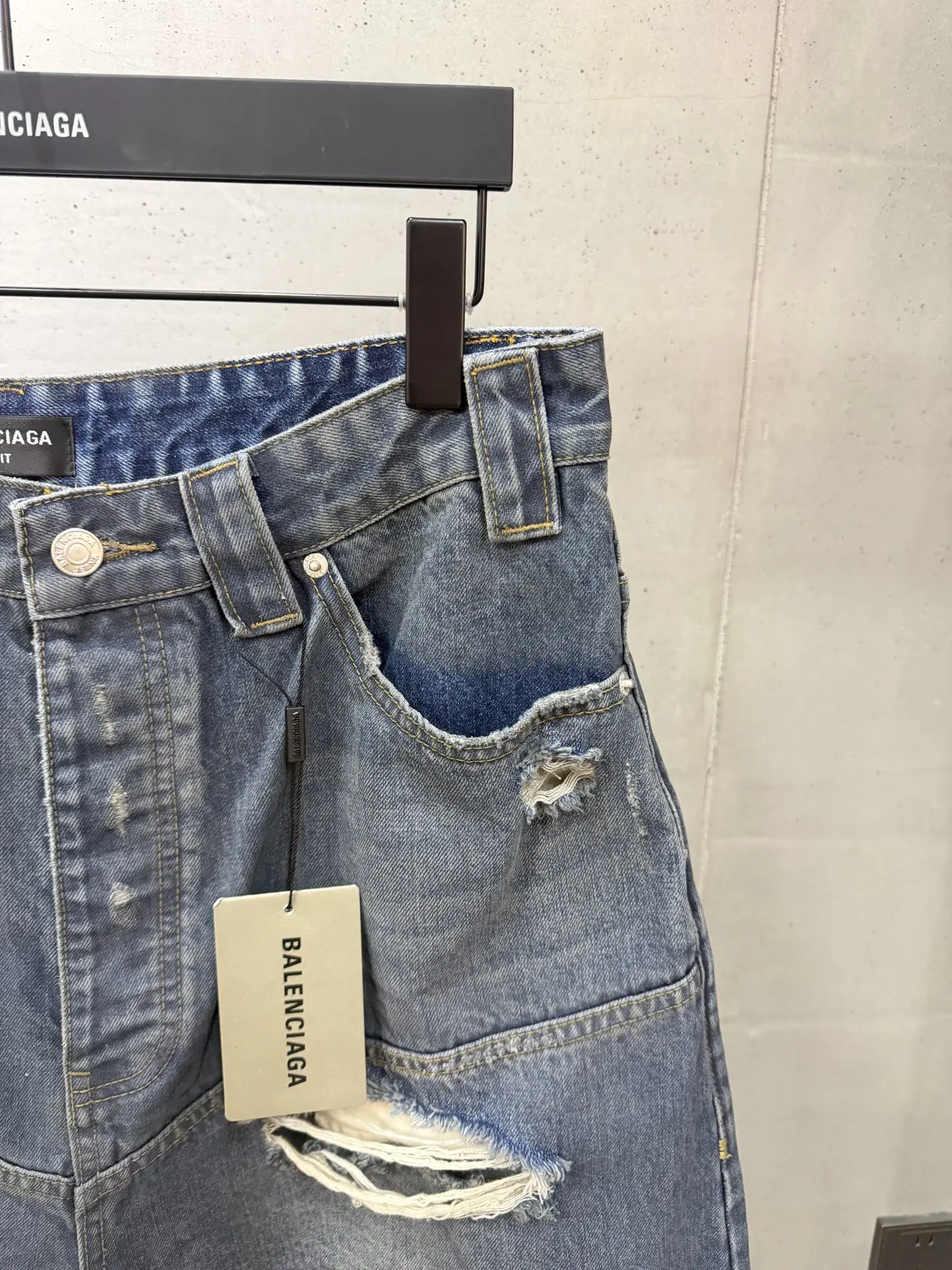 Baggy Distressed Denim Shorts D24520019 — view 13