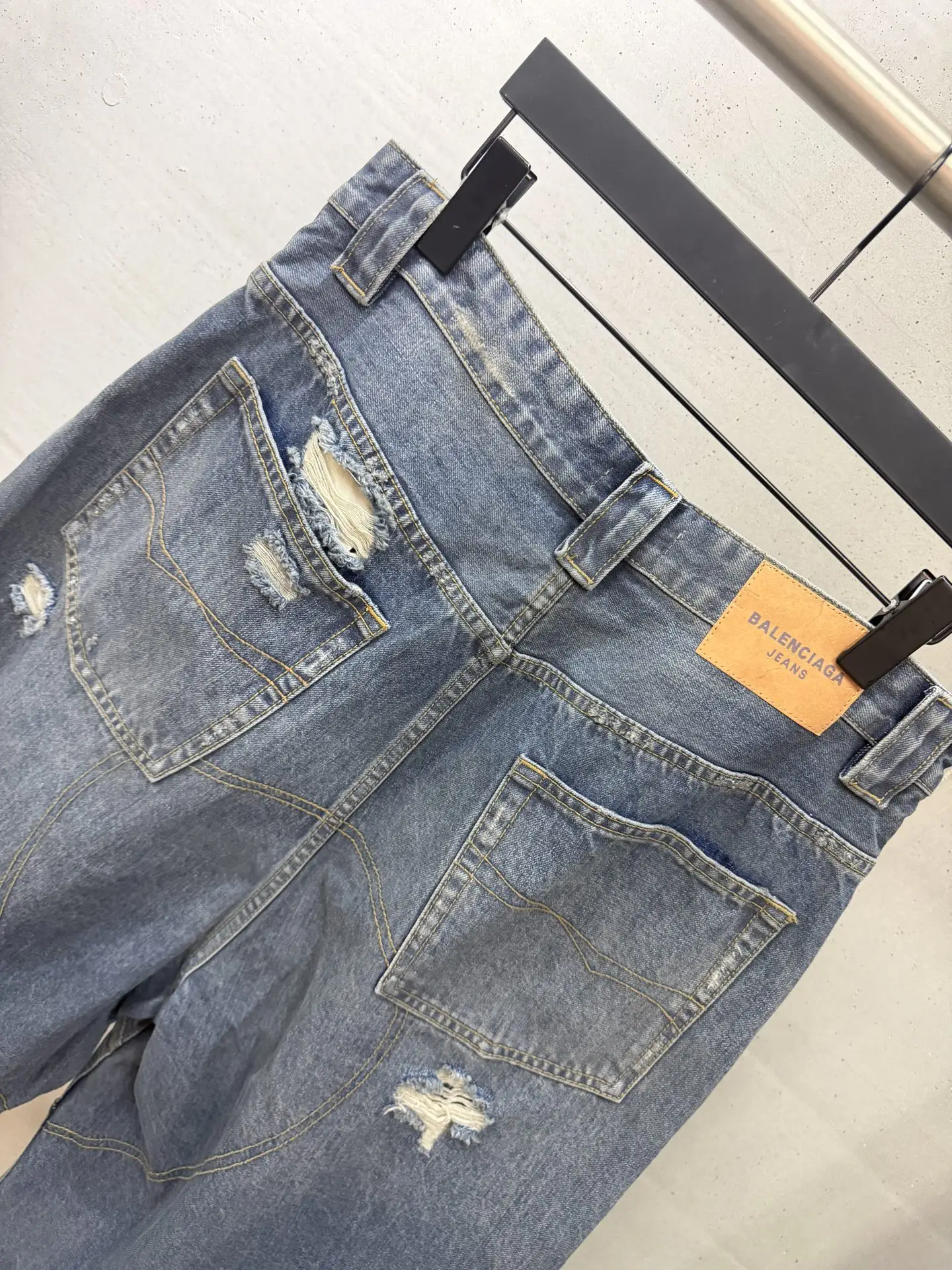 Baggy Distressed Denim Shorts D24520019 — view 16