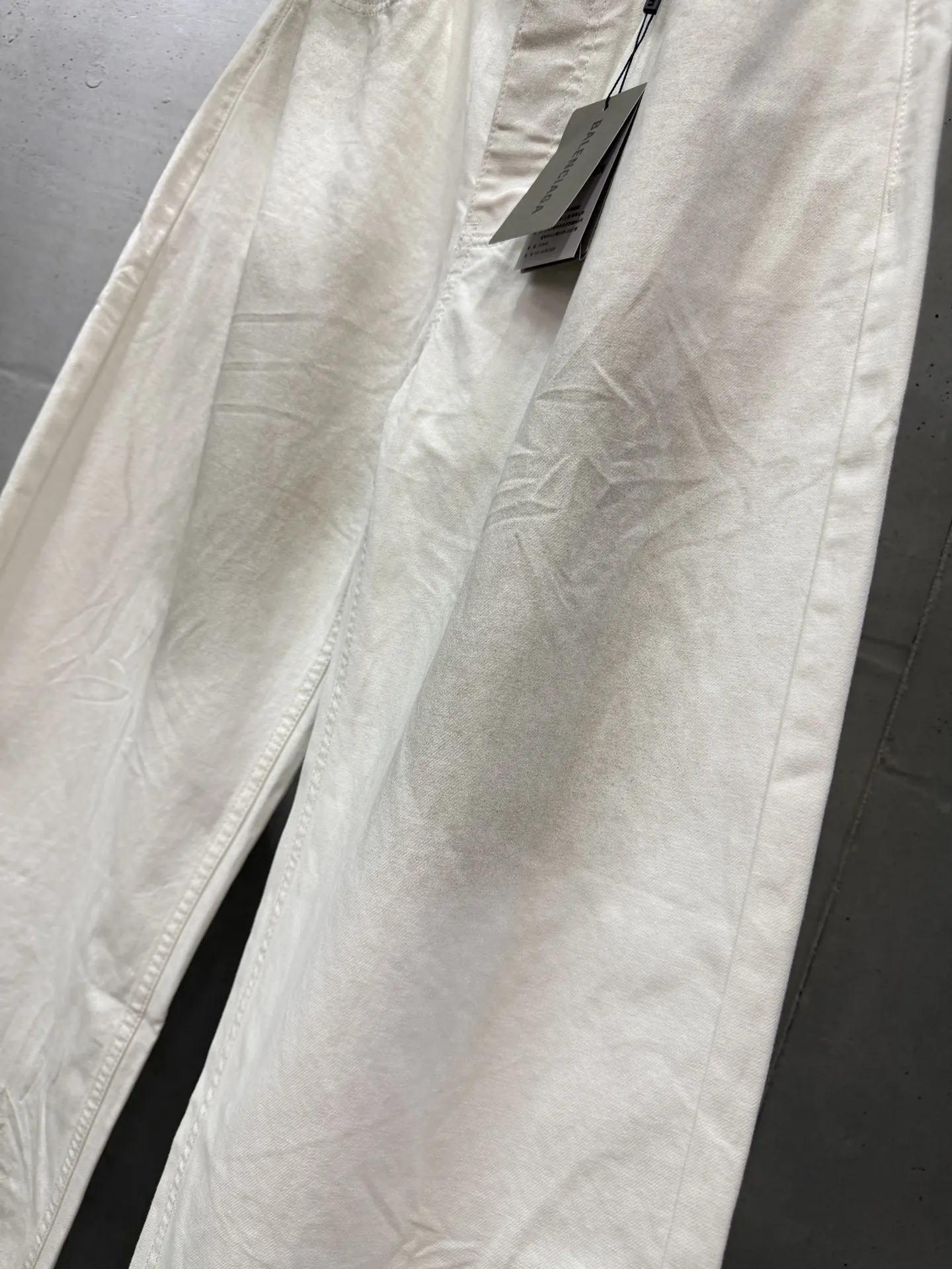 Mud-Stained Effect Wide-Leg Jeans D23519987 — view 6