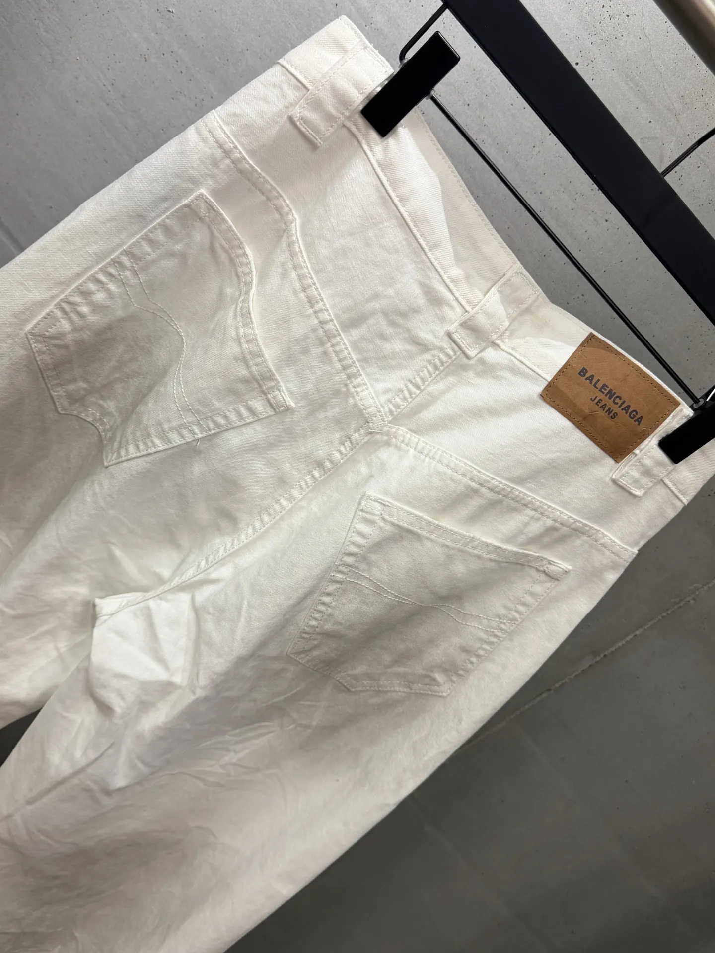 Mud-Stained Effect Wide-Leg Jeans D23519987 — view 8