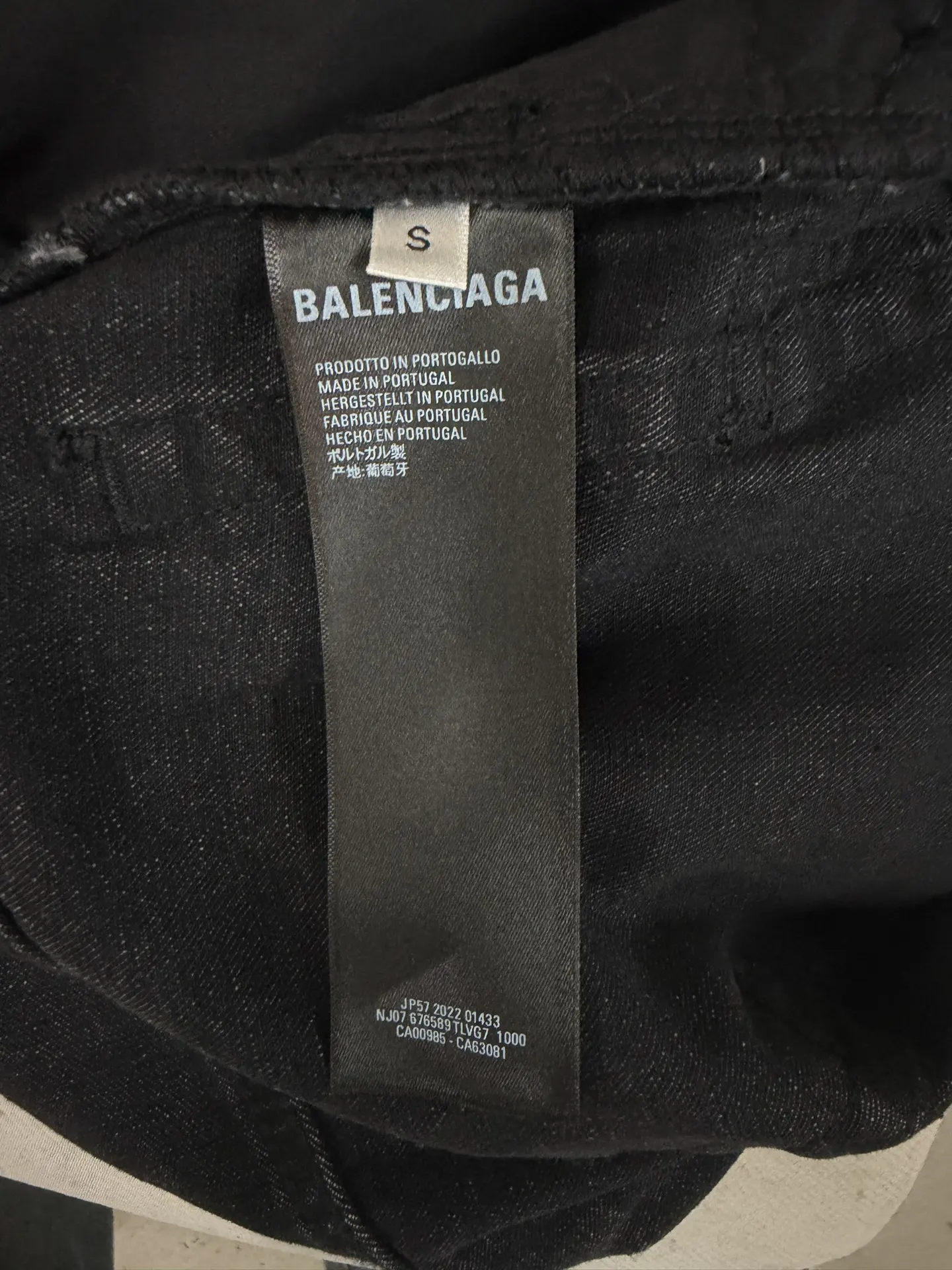 Distressed Multi-Pocket Cargo Jeans D25019980 — view 10