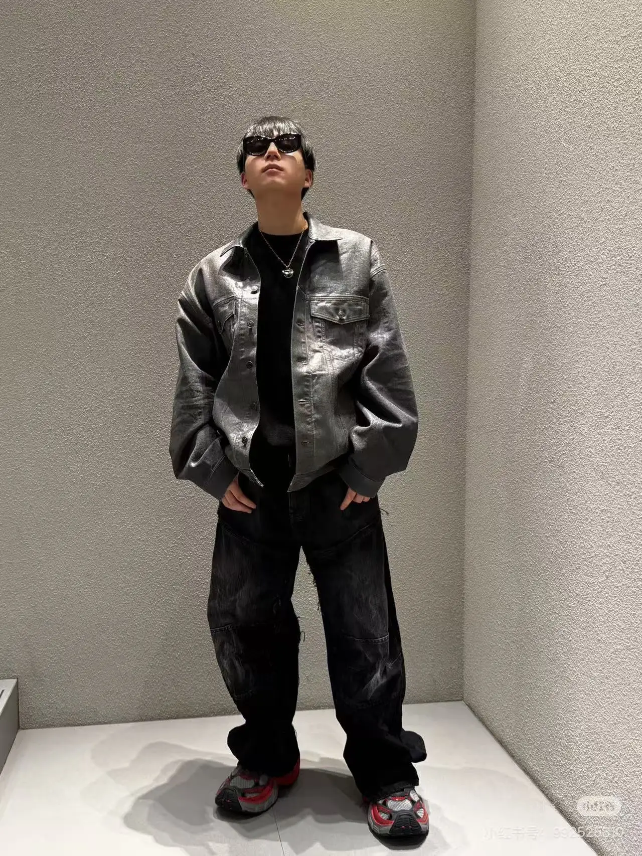 Faded Multi-Pocket Cargo Jeans D25019979 — view 5