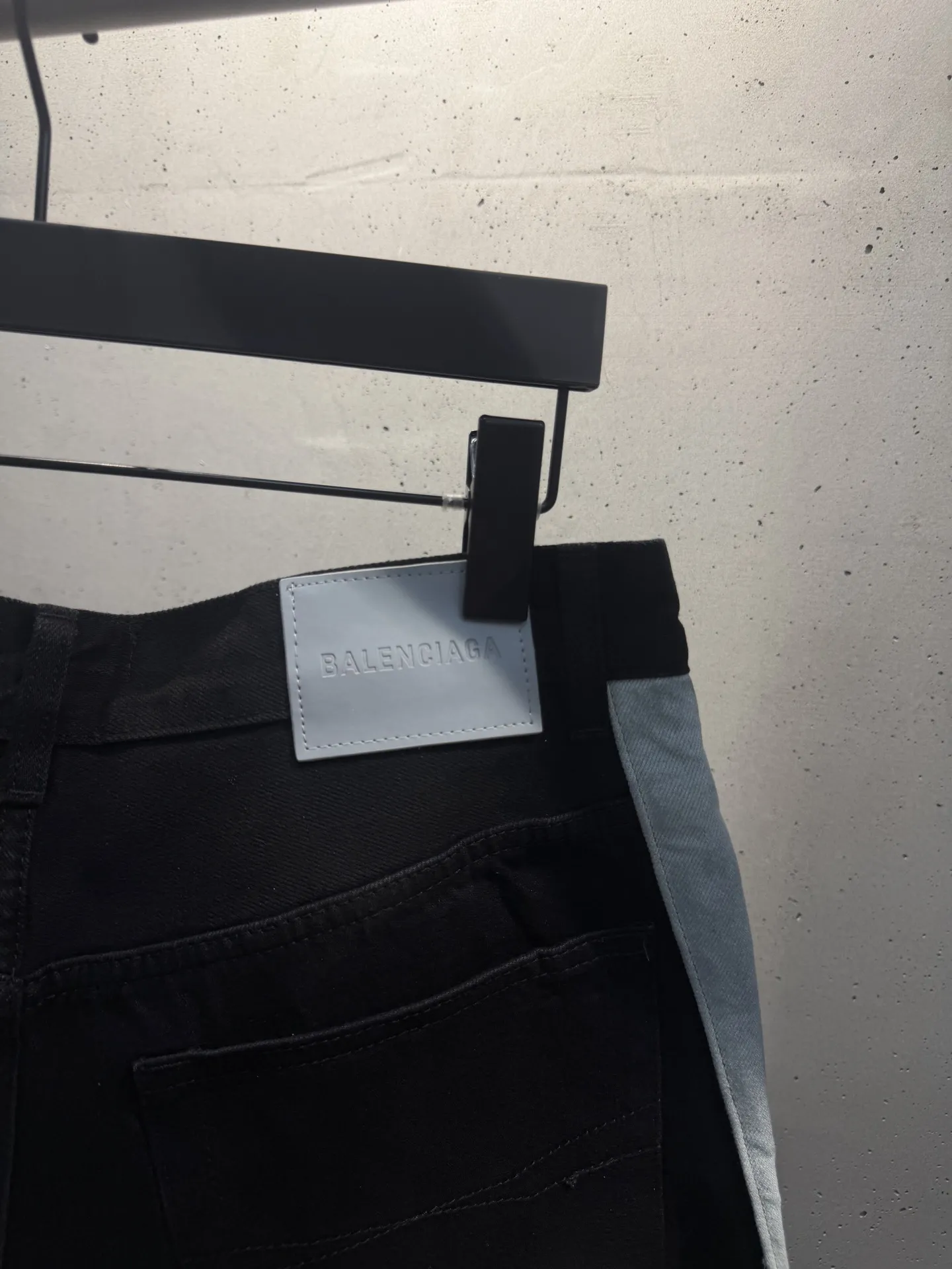 Contrast Stripe Logo Denim Shorts D20521872 — view 7