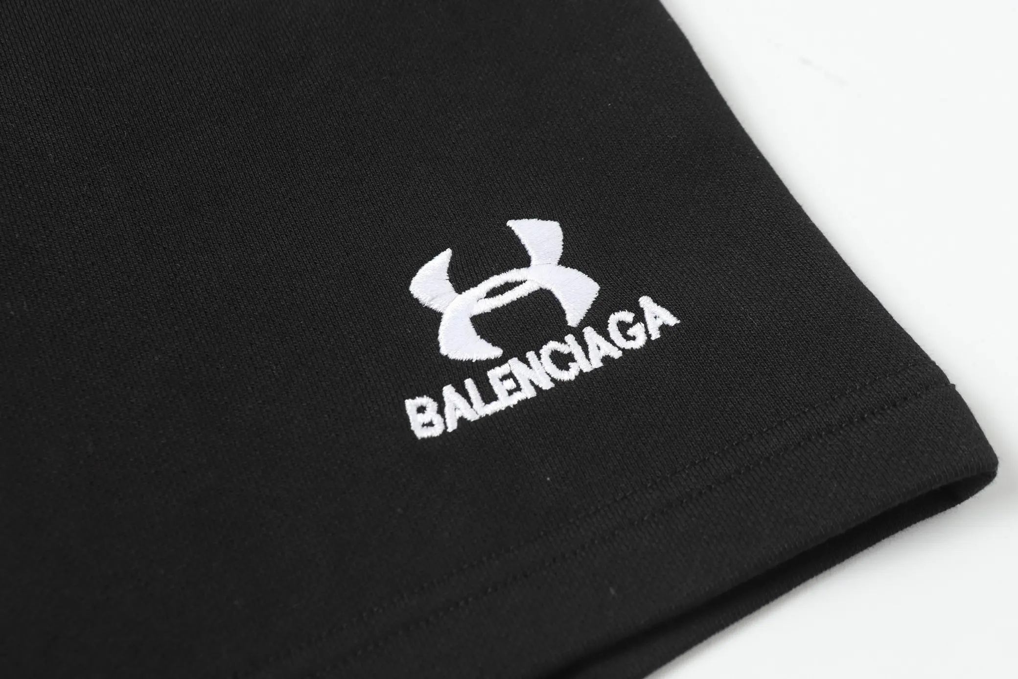 Logo Embroidered Cotton-Jersey Shorts D17520007 — view 3