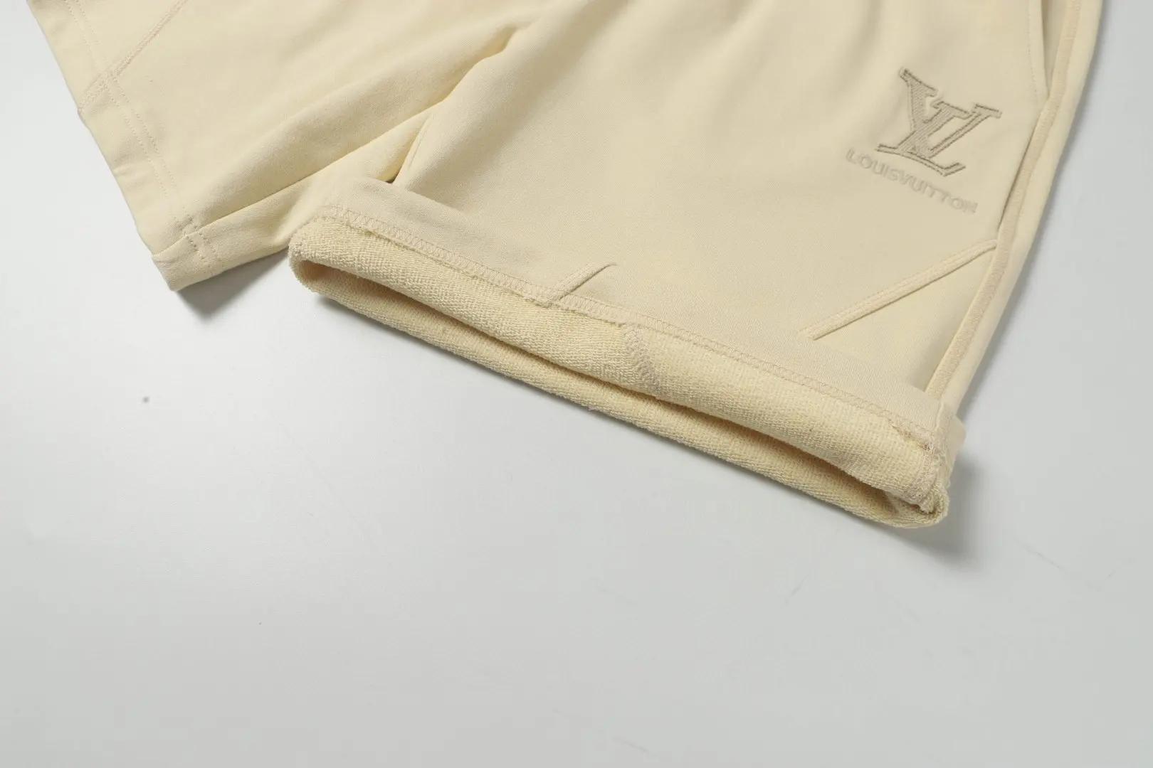 Logo Embroidered Cotton Jersey Shorts D20020005 — view 7